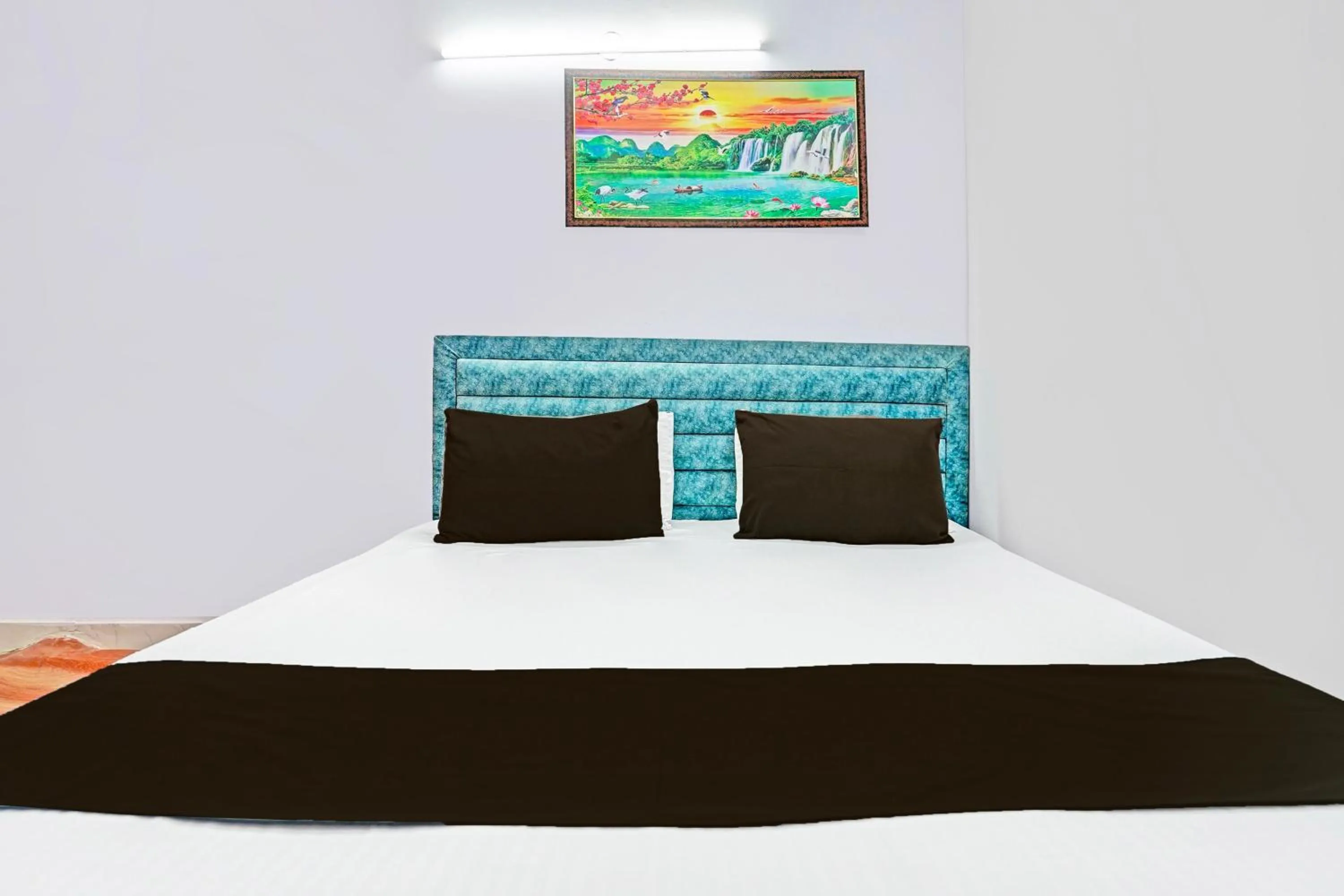 Bedroom, Bed in Super Hotel O Pacific Stay