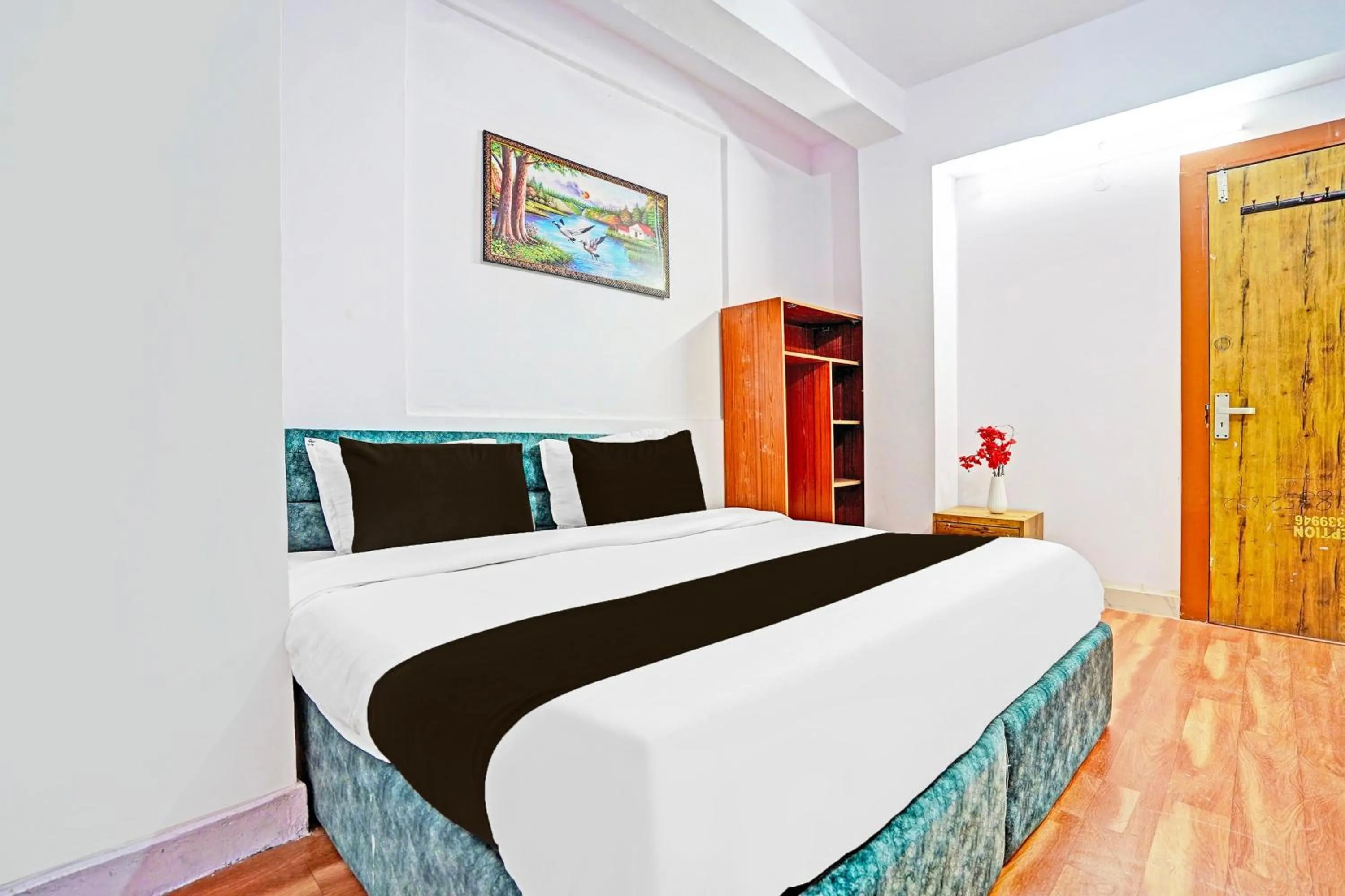 Bedroom, Bed in Super Hotel O Pacific Stay