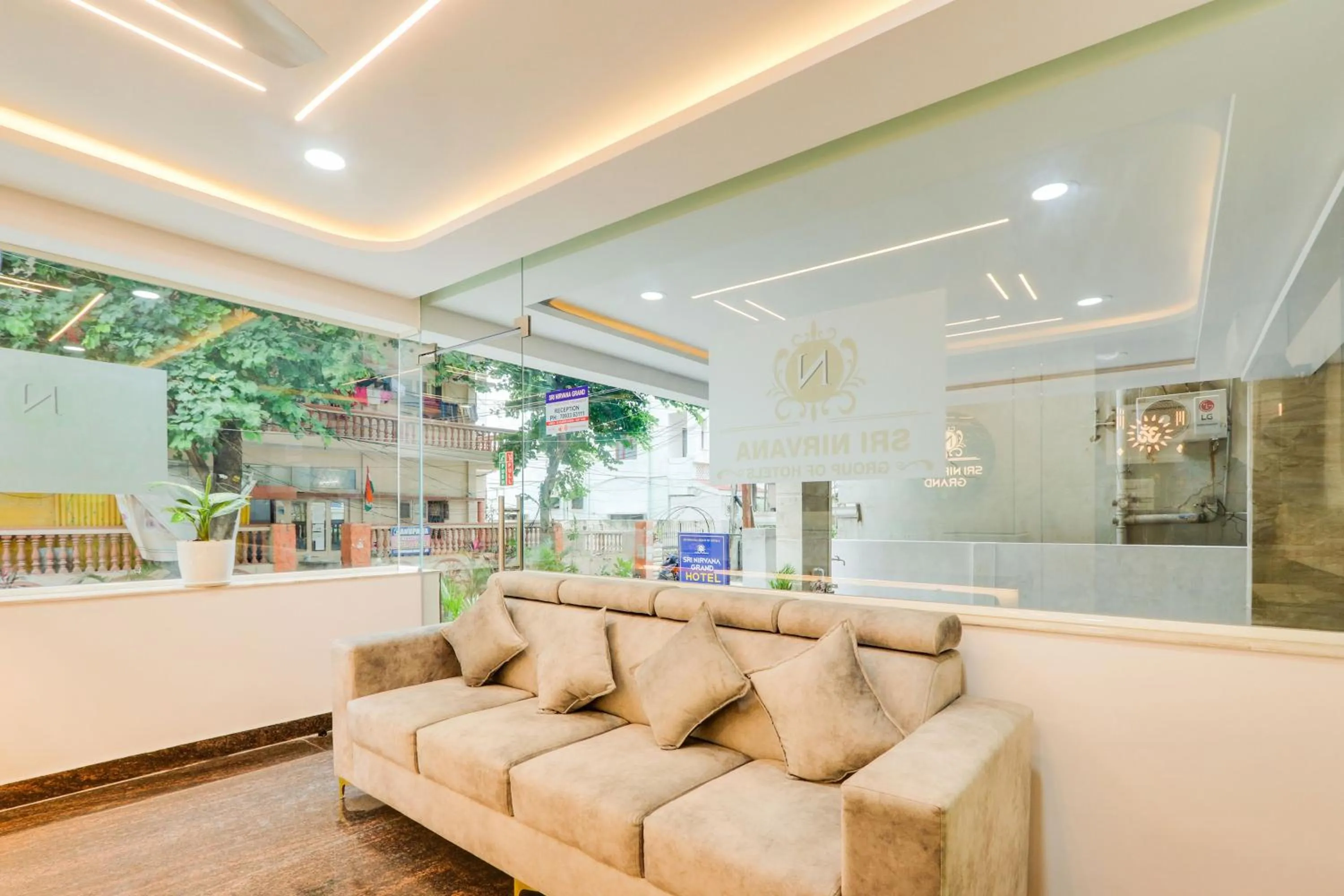 Lobby or reception in Super Townhouse Sri Nirvana Grand