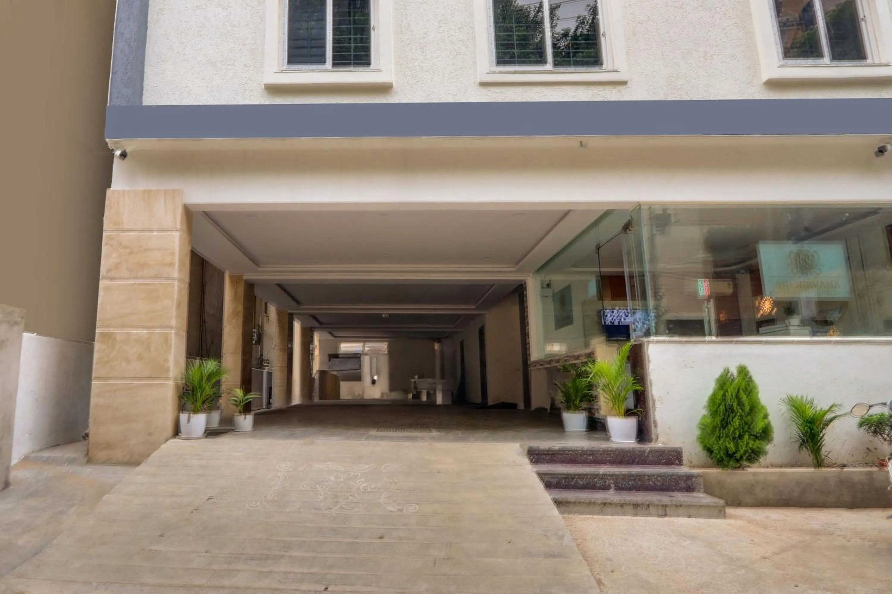 Facade/entrance in Super Townhouse Sri Nirvana Grand