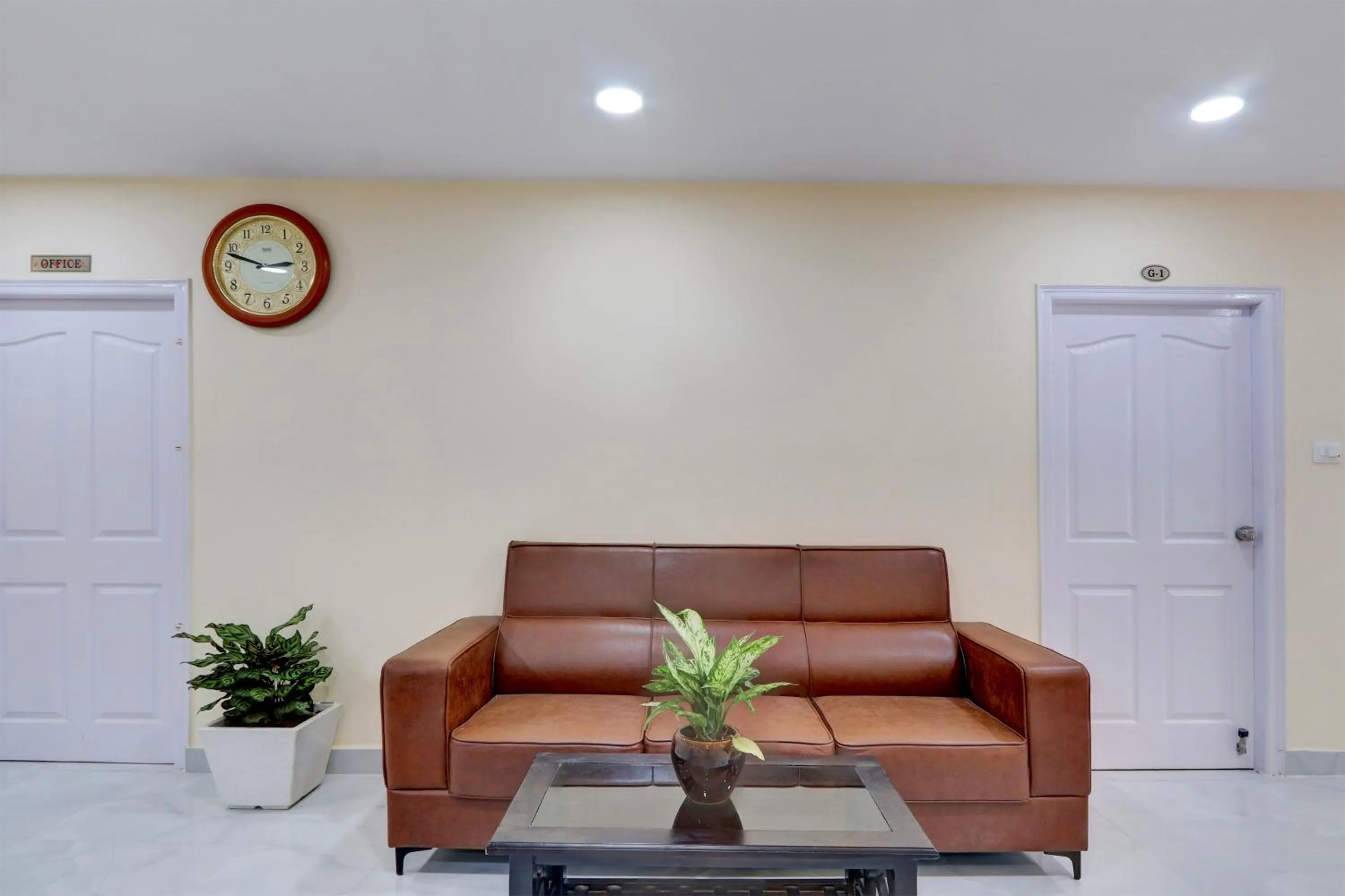 Lobby or reception in Hotel O Ss ome inn ultra luxury rooms