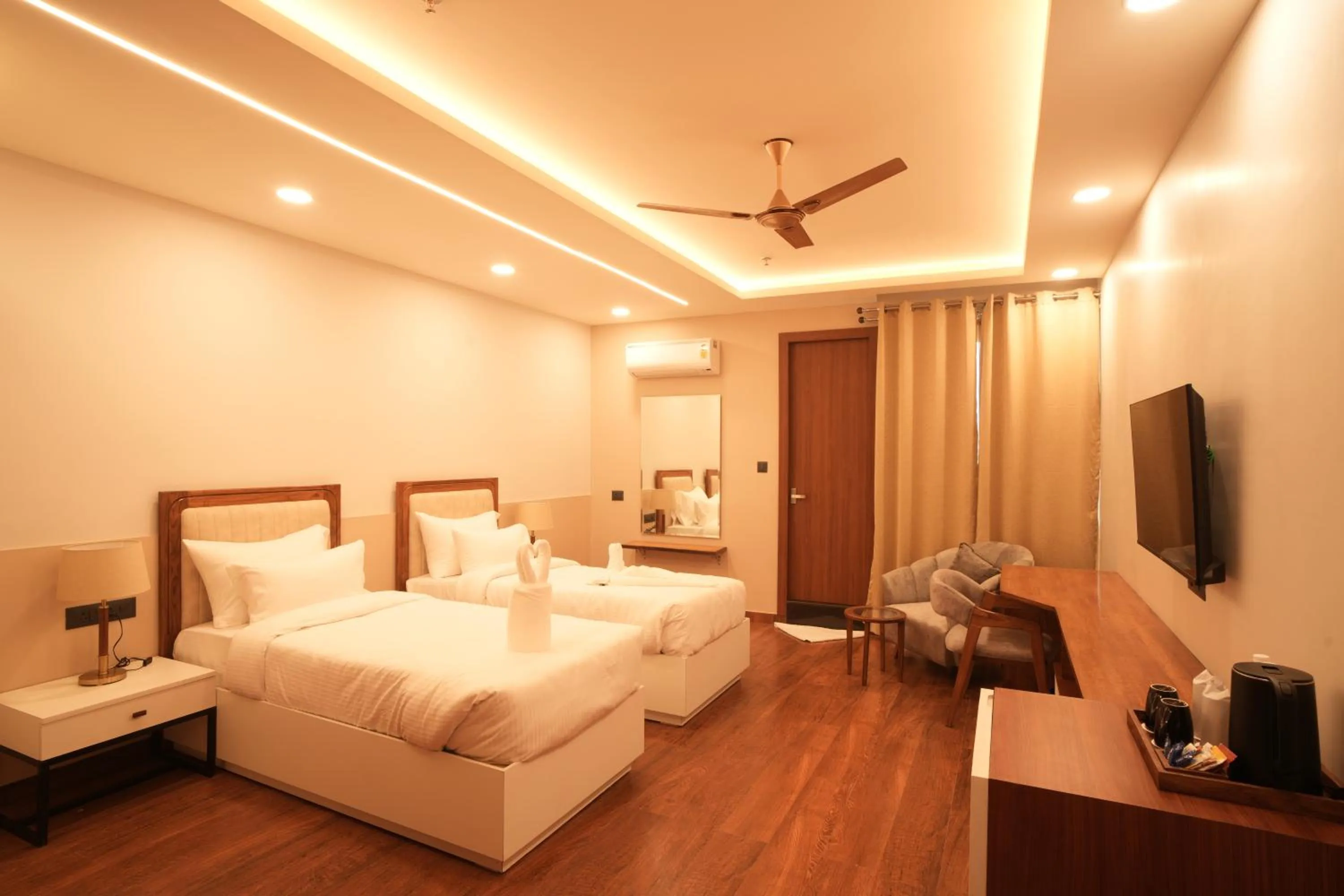 Bedroom, Bed in Alokah Kashi