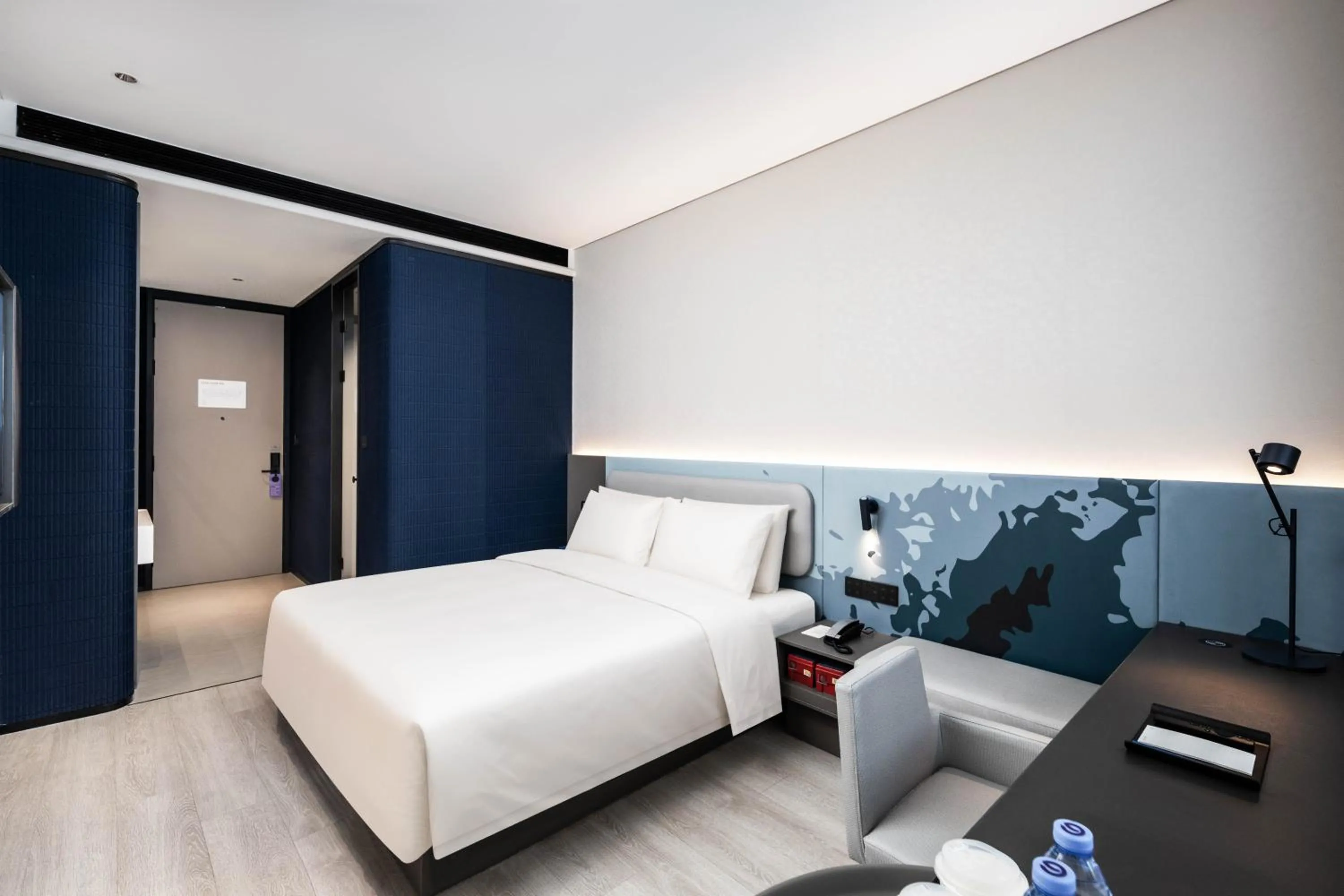 Bed in Atour Light Hotel Shenzhen Nanshan Science and Technology Park Changyuan