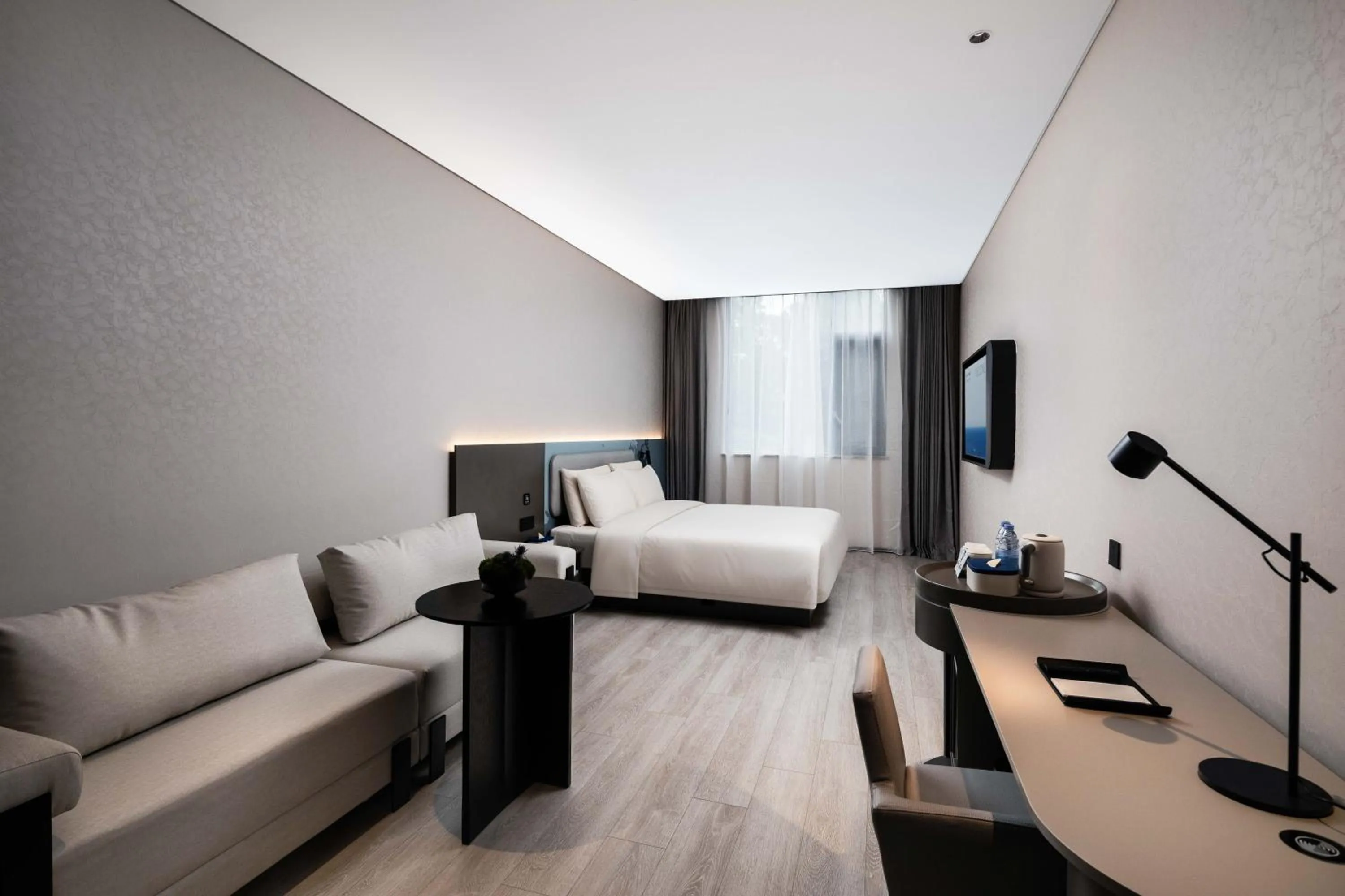 Bed in Atour Light Hotel Shenzhen Nanshan Science and Technology Park Changyuan