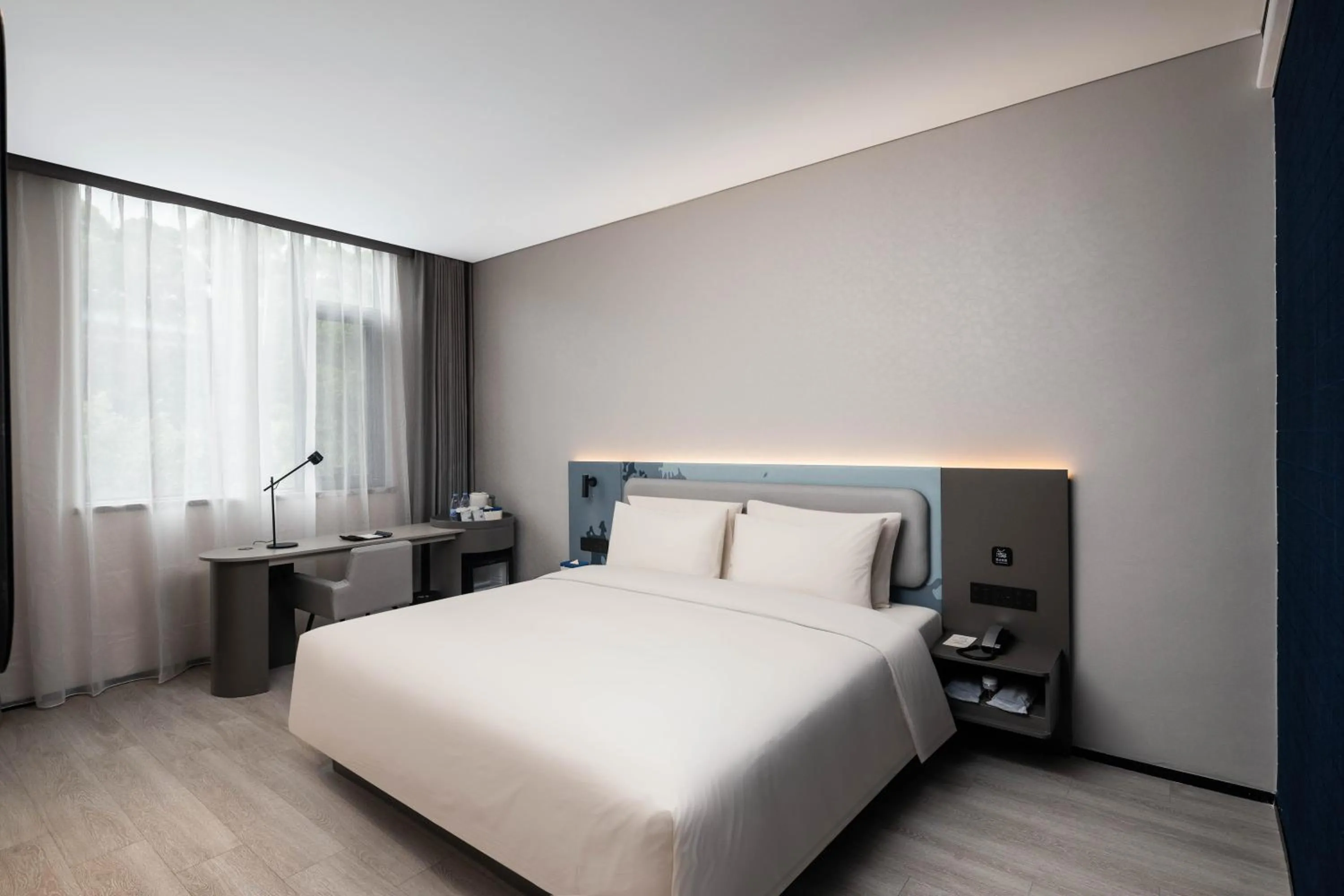 Bed in Atour Light Hotel Shenzhen Nanshan Science and Technology Park Changyuan