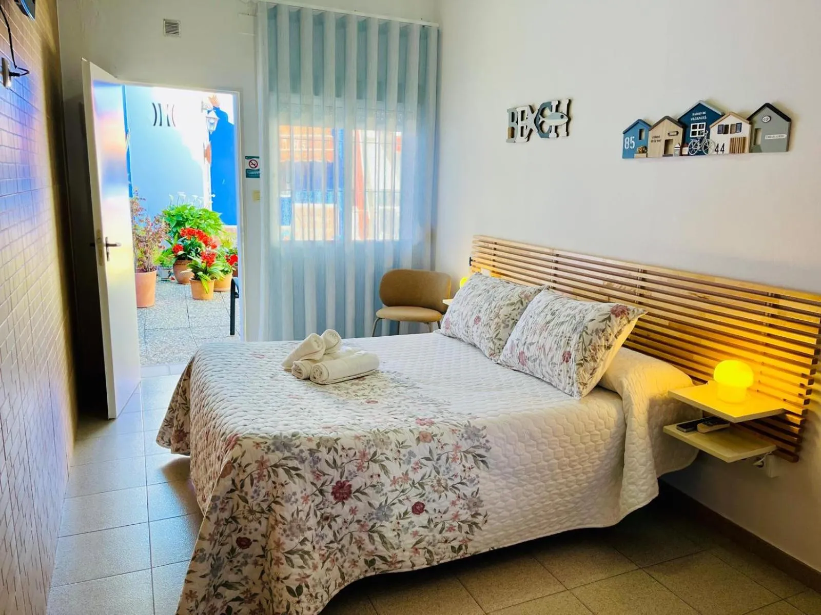 Photo of the whole room, Bed in Hostal El Faro