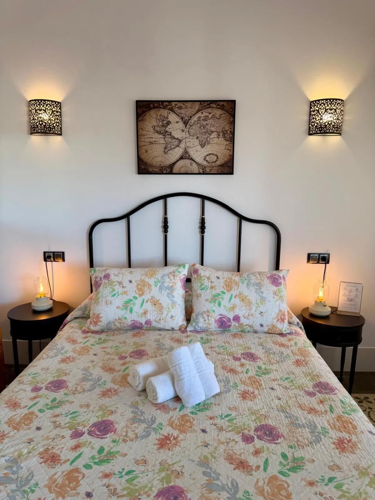 Bedroom, Bed in Hostal El Faro