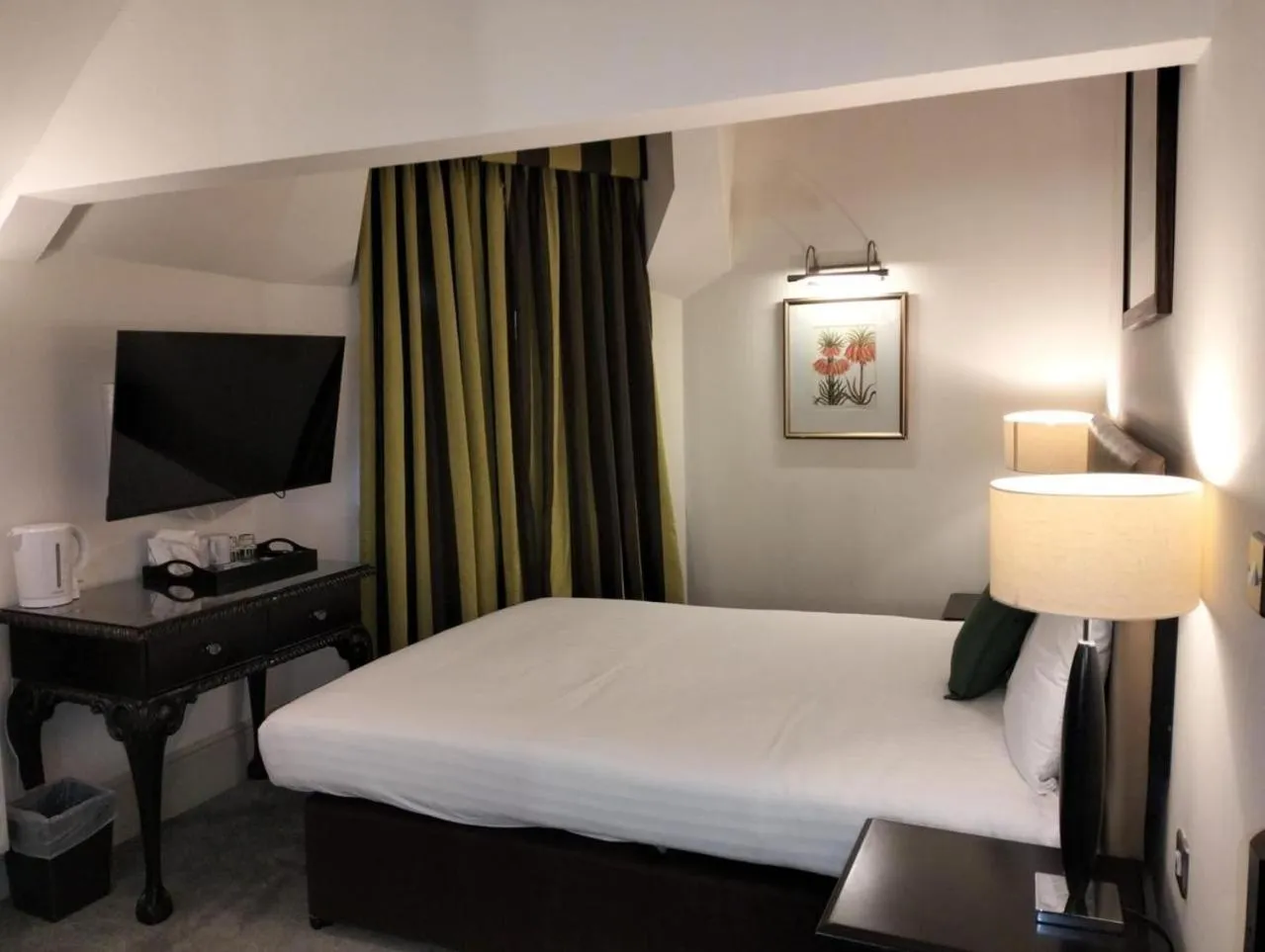 TV and multimedia, Bed in Harte & Garter