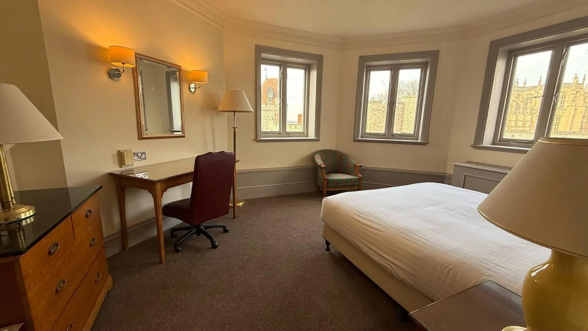 Bed in Harte & Garter