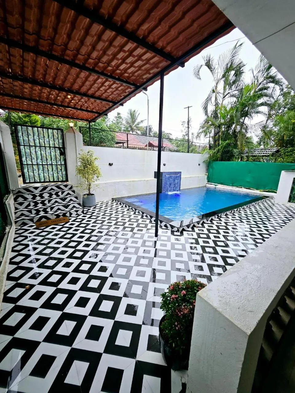 Swimming pool in Don's Villa - Lonavala