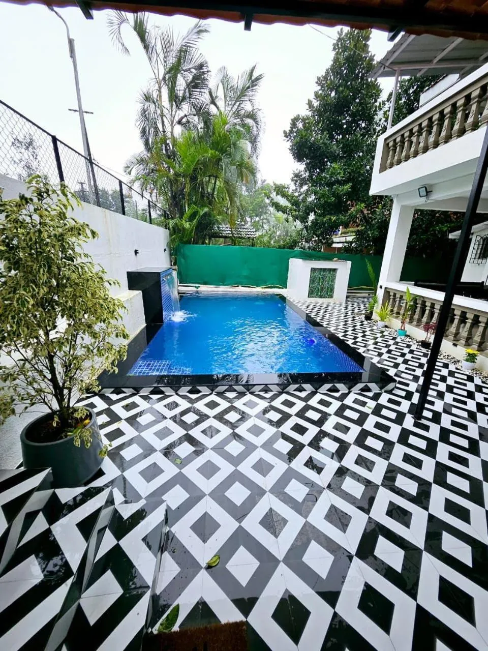 Swimming pool in Don's Villa - Lonavala