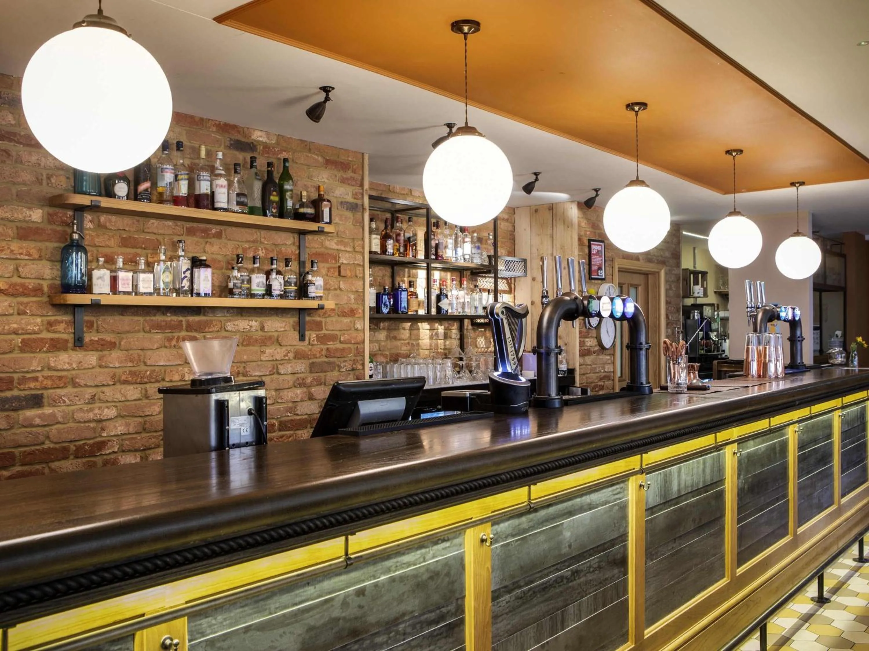 Restaurant/places to eat in Mercure Oxford Eastgate Hotel