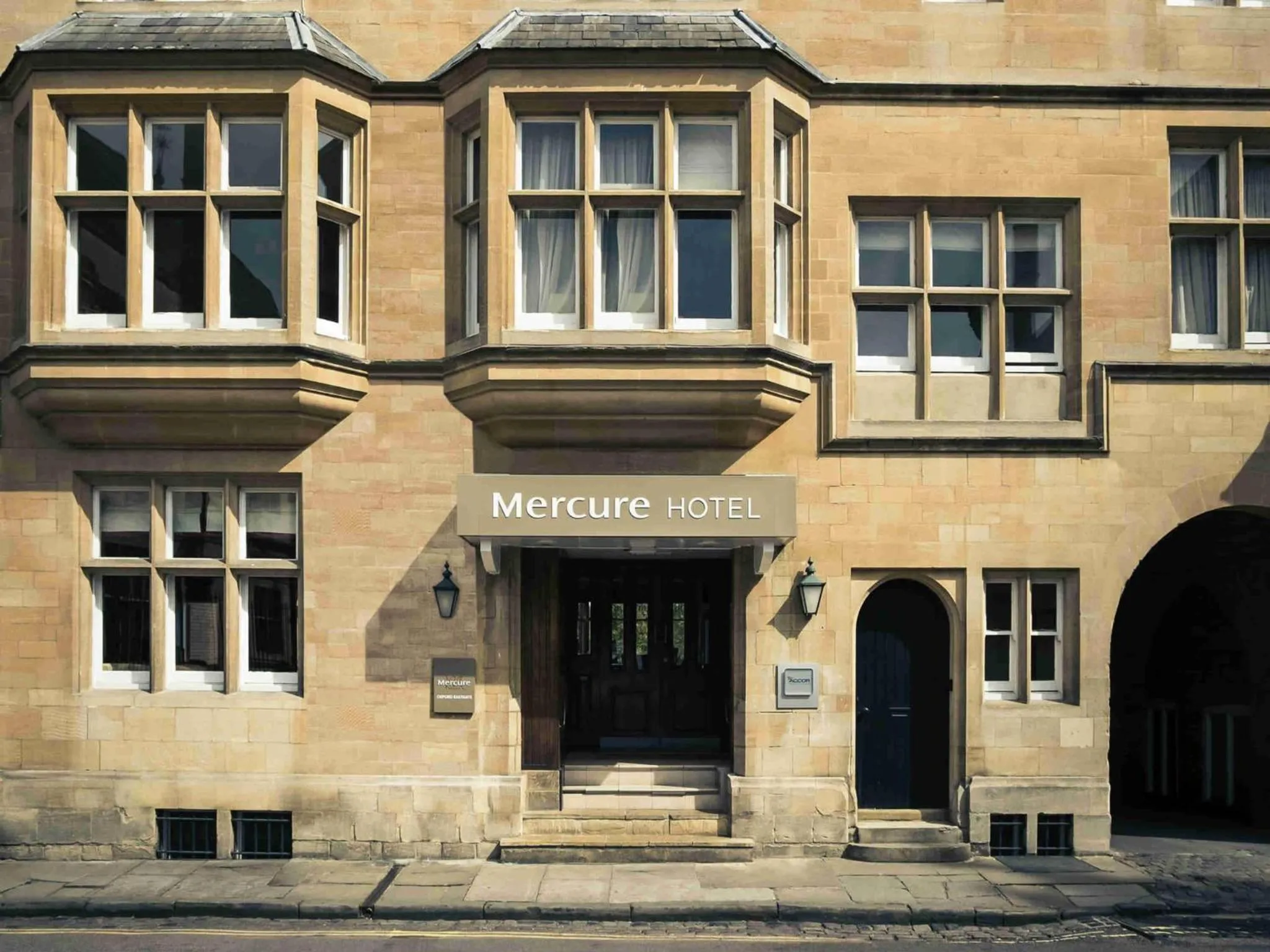 Property building in Mercure Oxford Eastgate Hotel