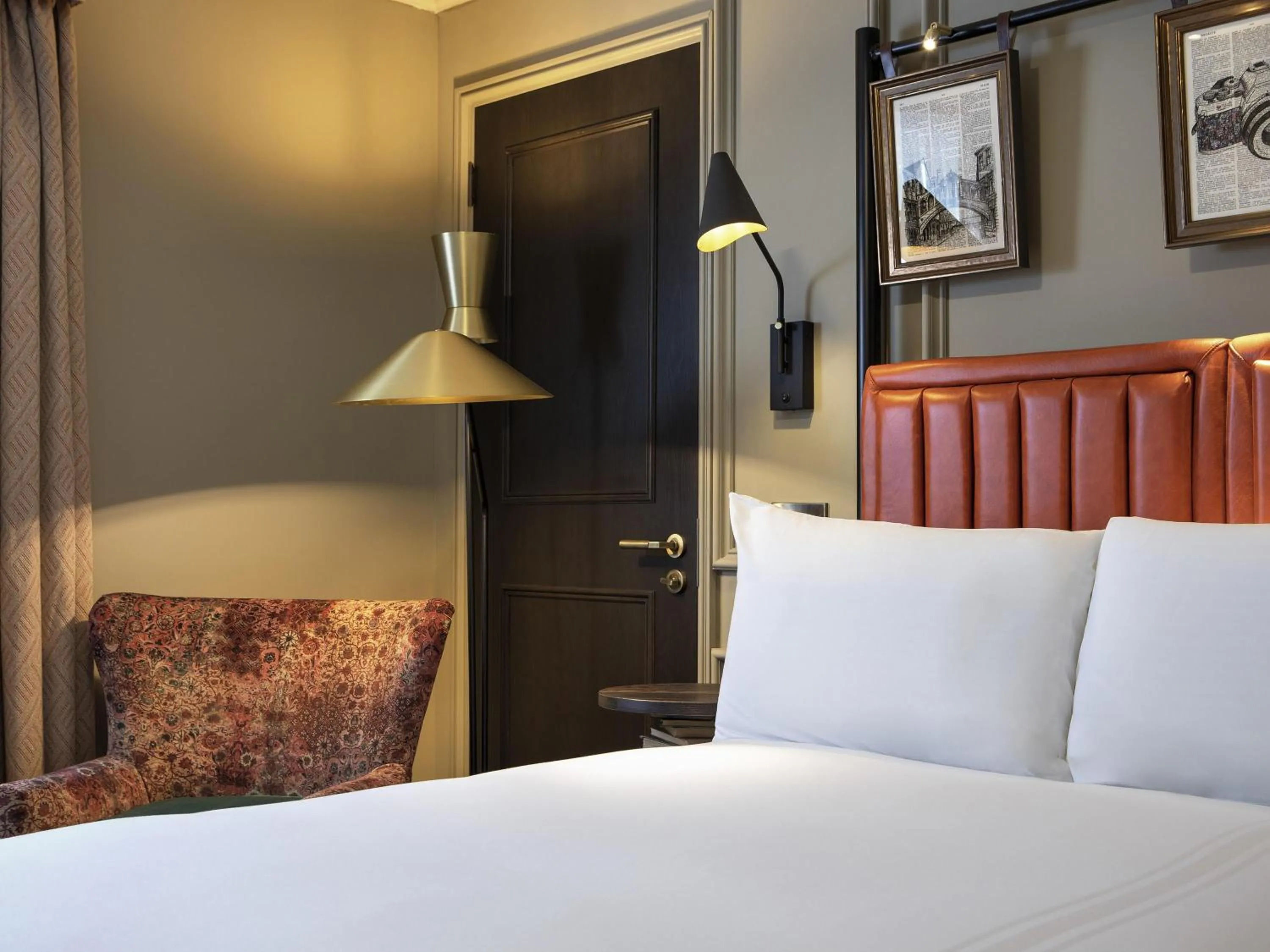 Bedroom, Bed in Mercure Oxford Eastgate Hotel