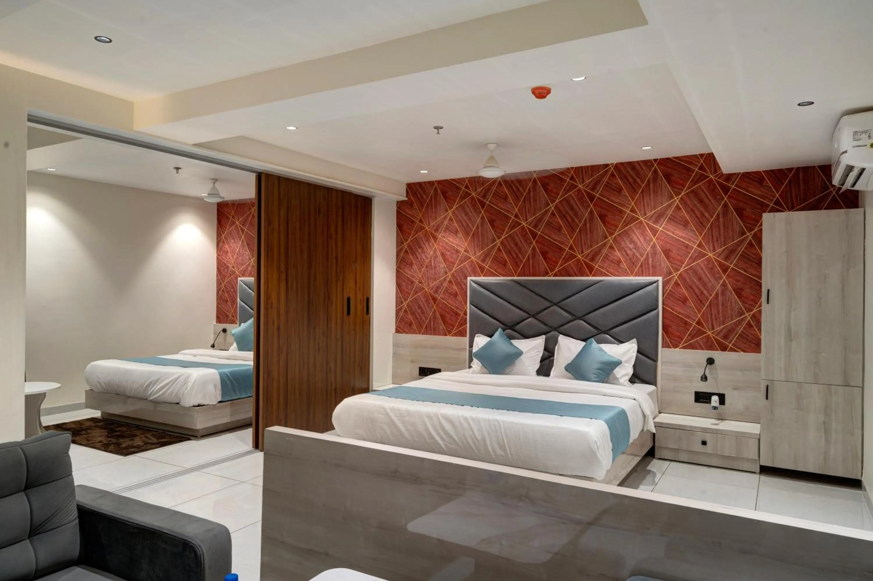 Hotel Shrimad Villa Gandhinagar