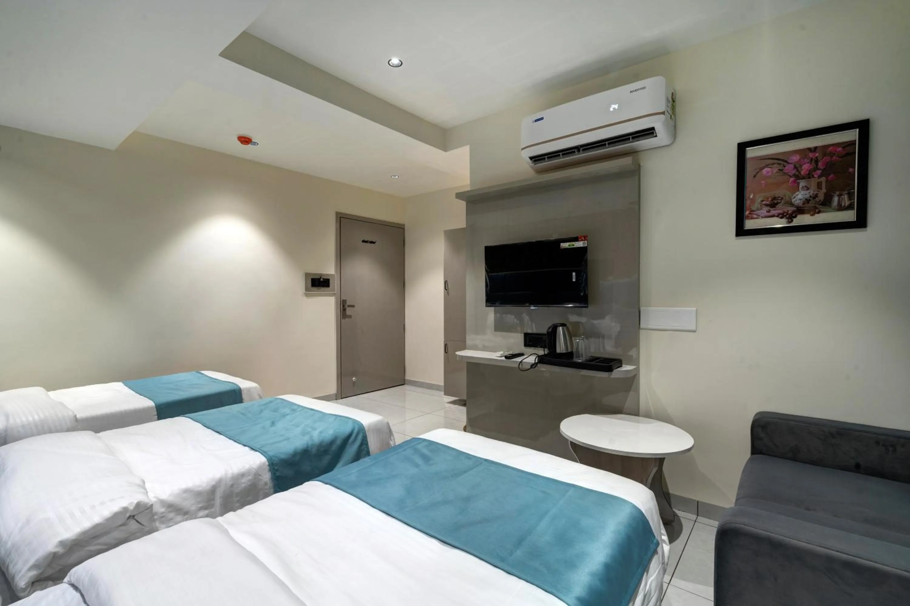 Hotel Shrimad Villa Gandhinagar