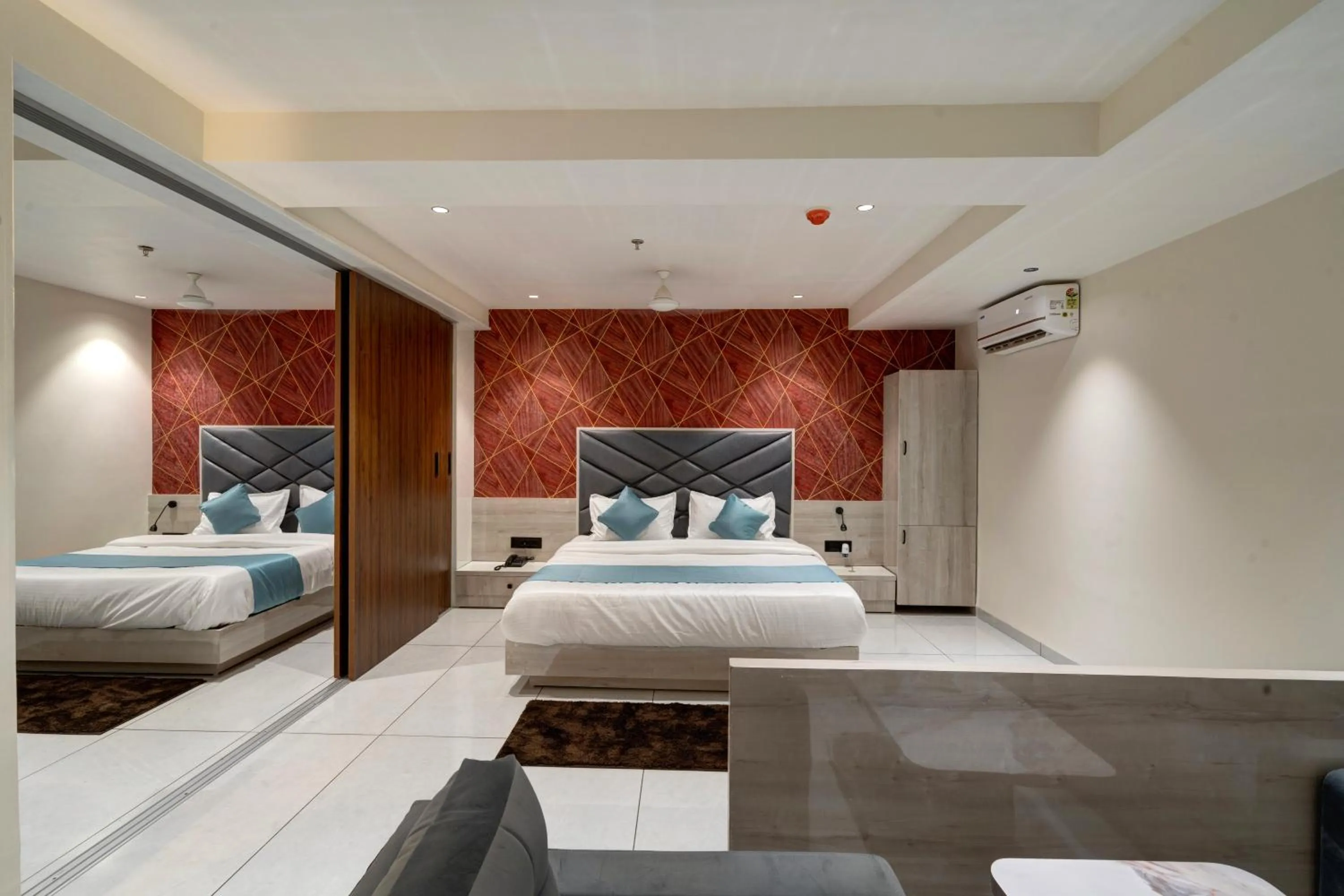 Hotel Shrimad Villa Gandhinagar