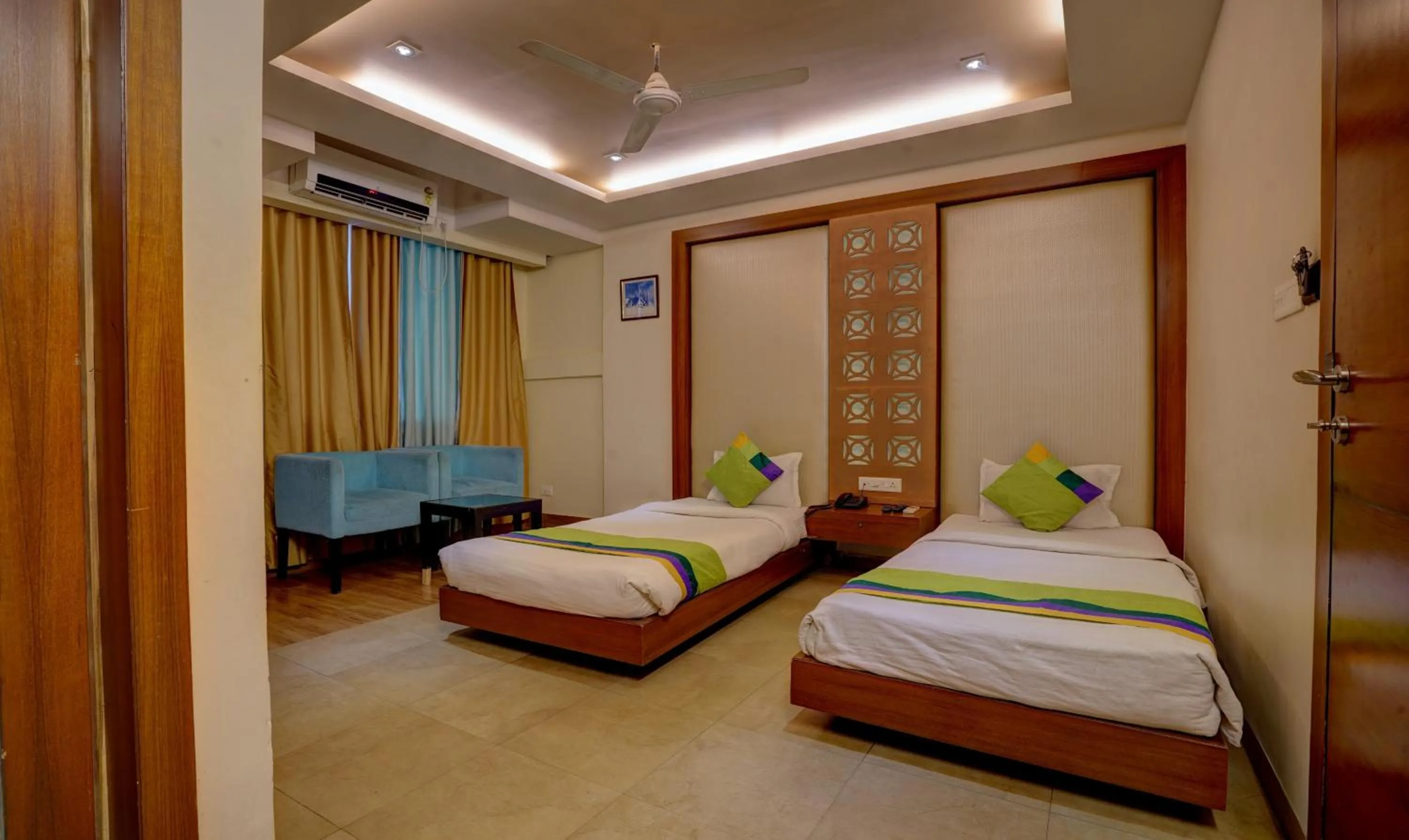 Bedroom, Bed in Treebo B&B