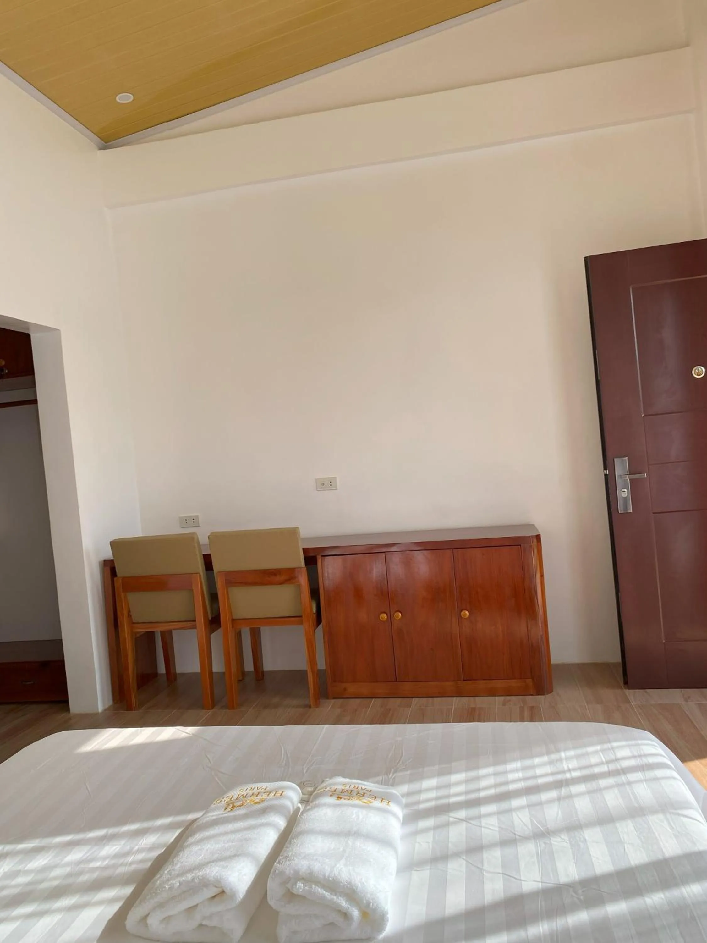 Bed in Villa Mercedes Private Resort