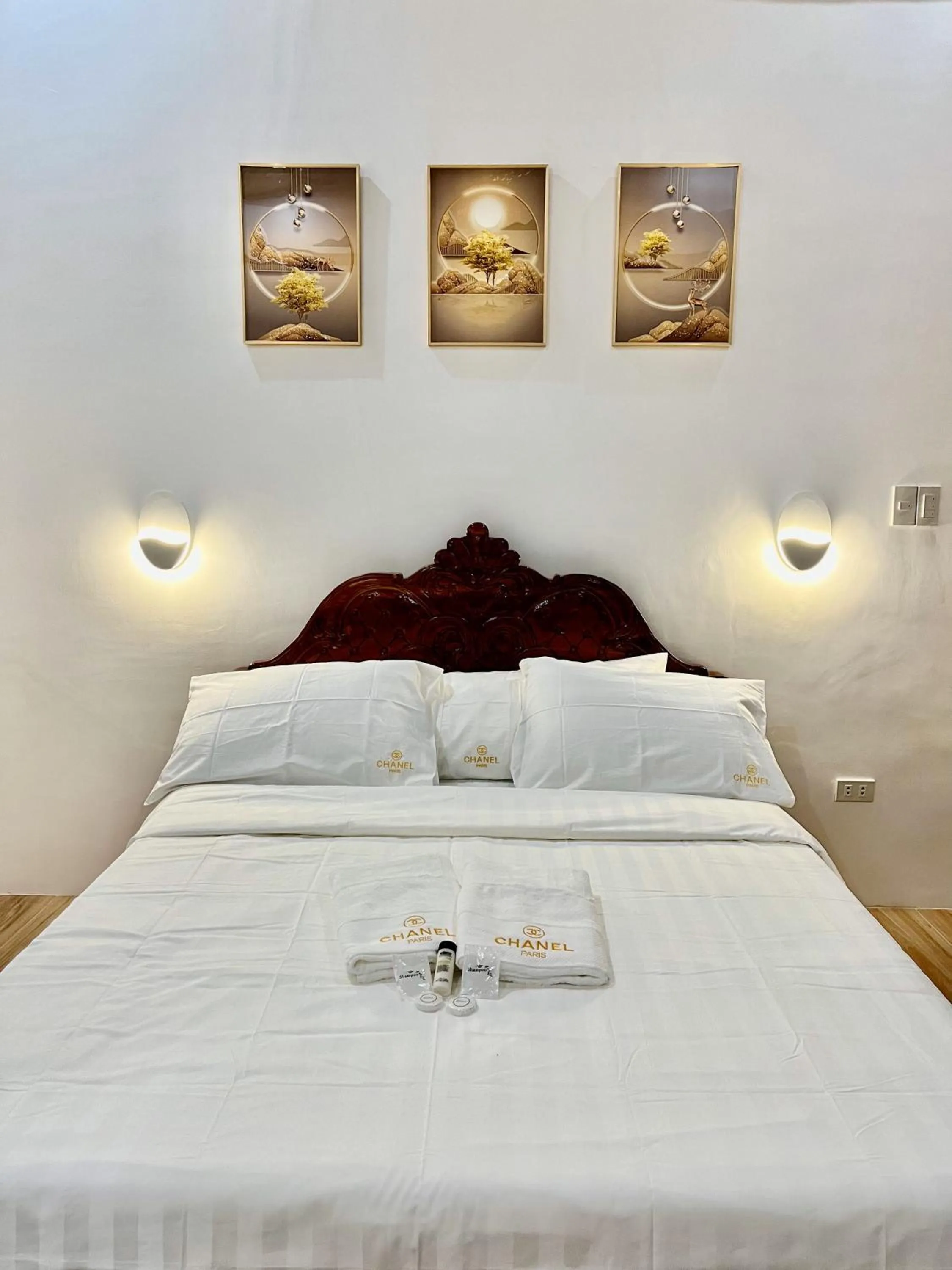 Bed in Villa Mercedes Private Resort