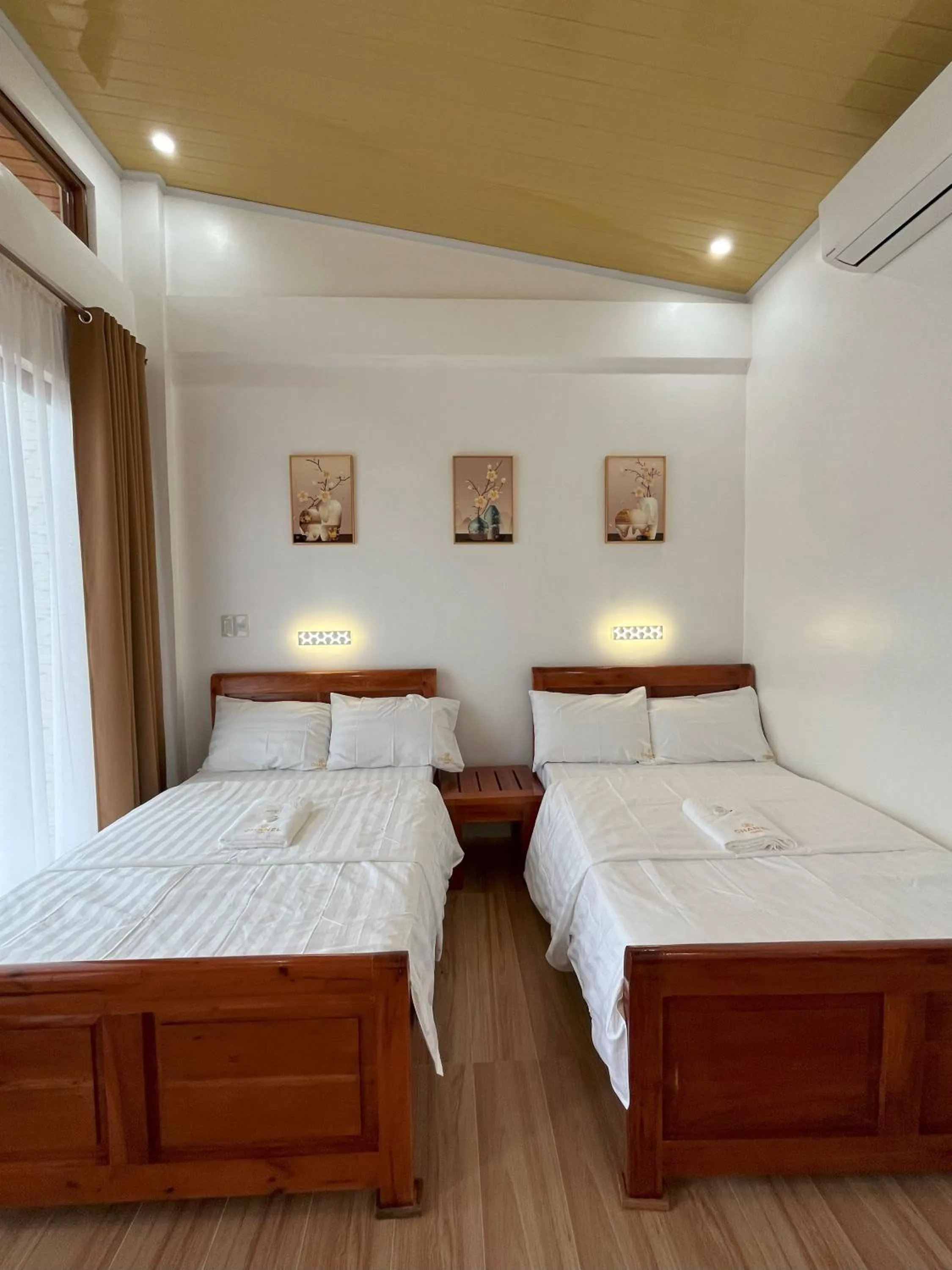 Bed in Villa Mercedes Private Resort