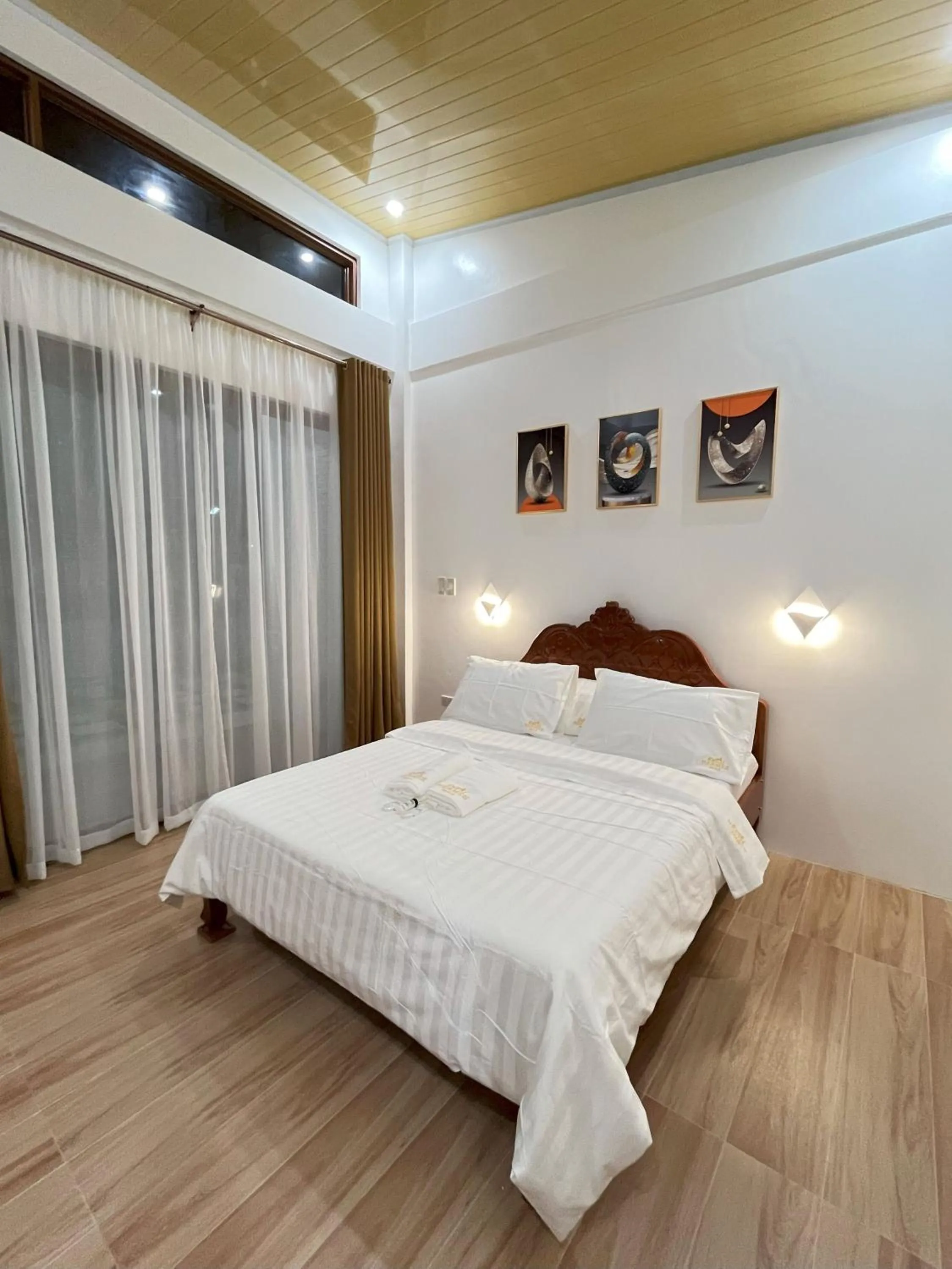 Bed in Villa Mercedes Private Resort