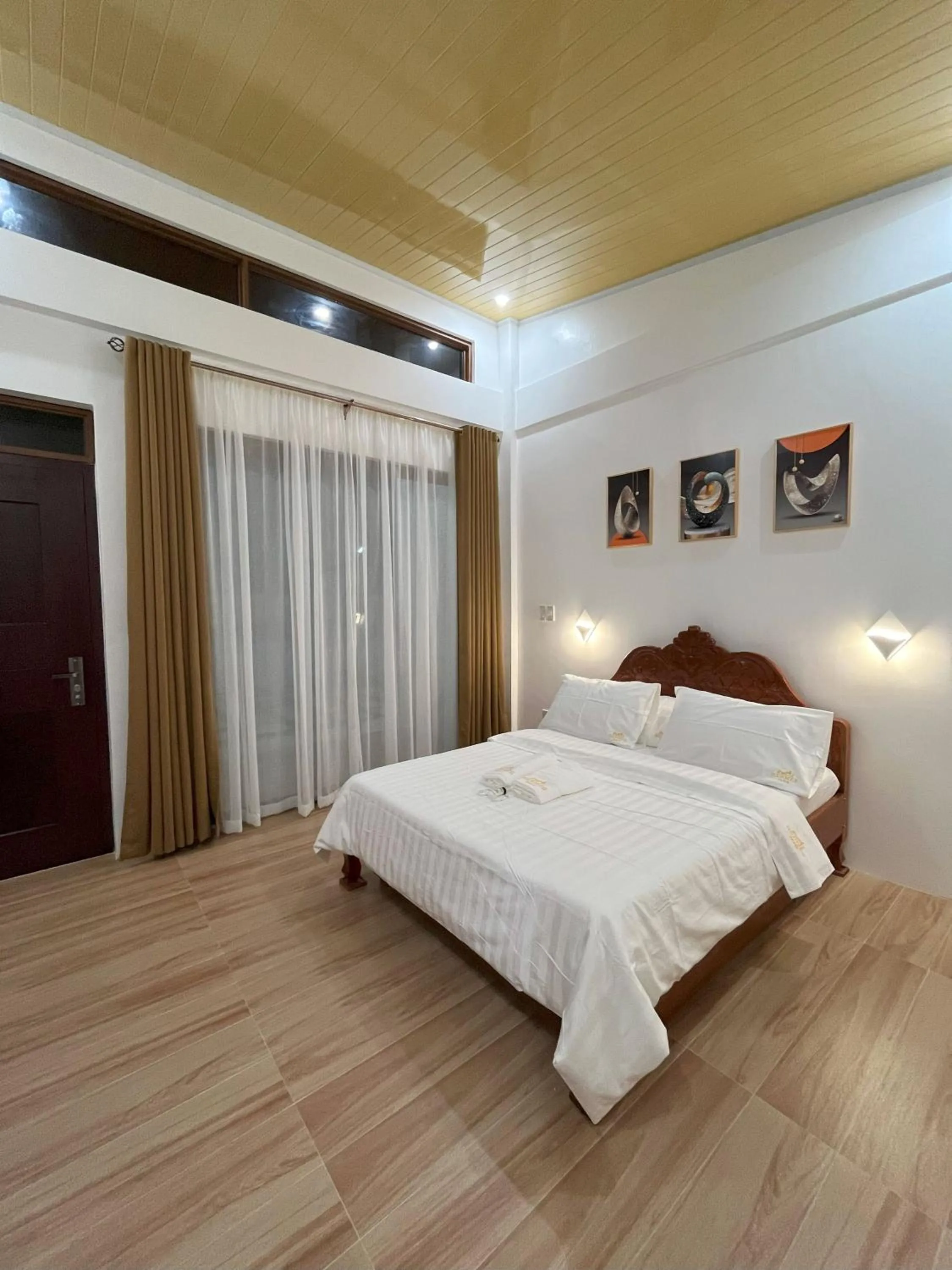 Bed in Villa Mercedes Private Resort