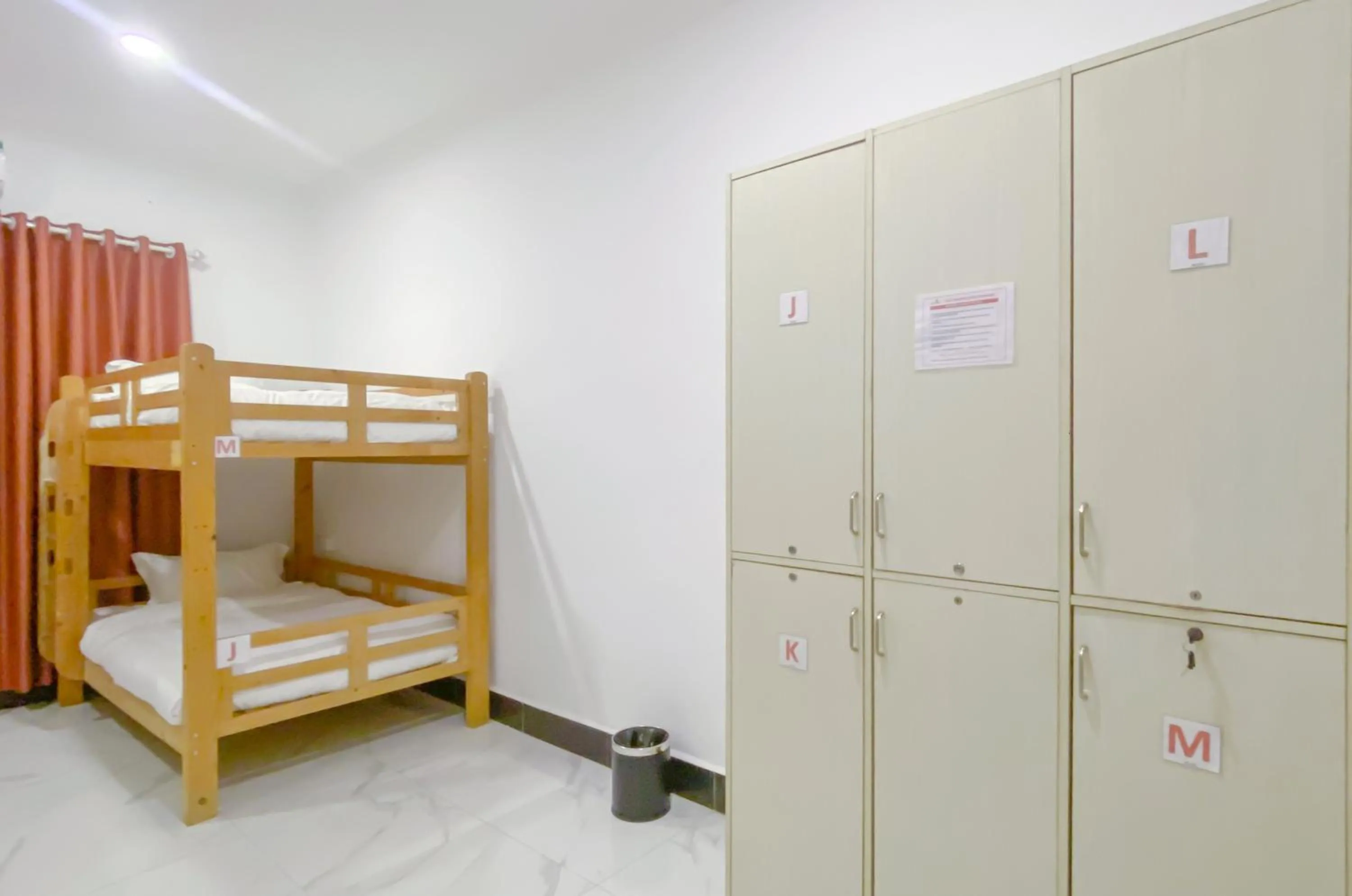 bunk bed, Bed in Easy Backpackers Paradise