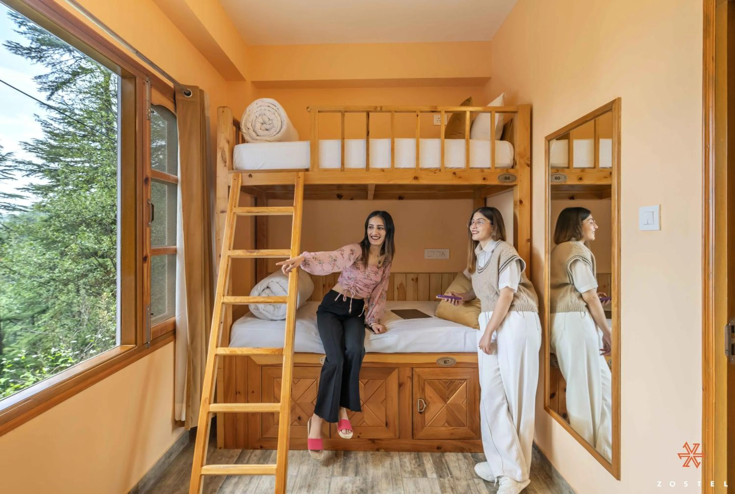 Bed in Zostel Kotgarh, Narkanda