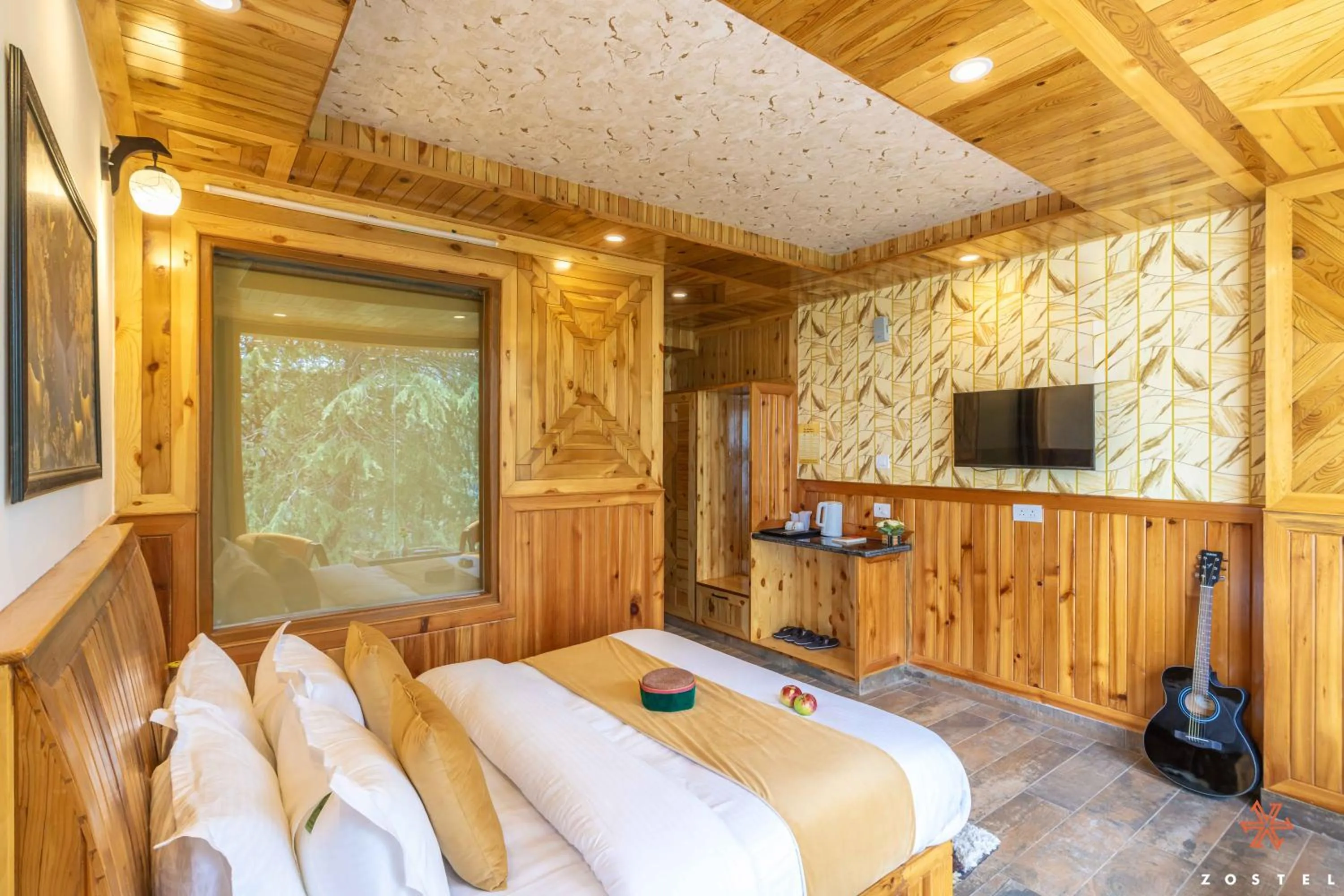 Bed in Zostel Kotgarh, Narkanda