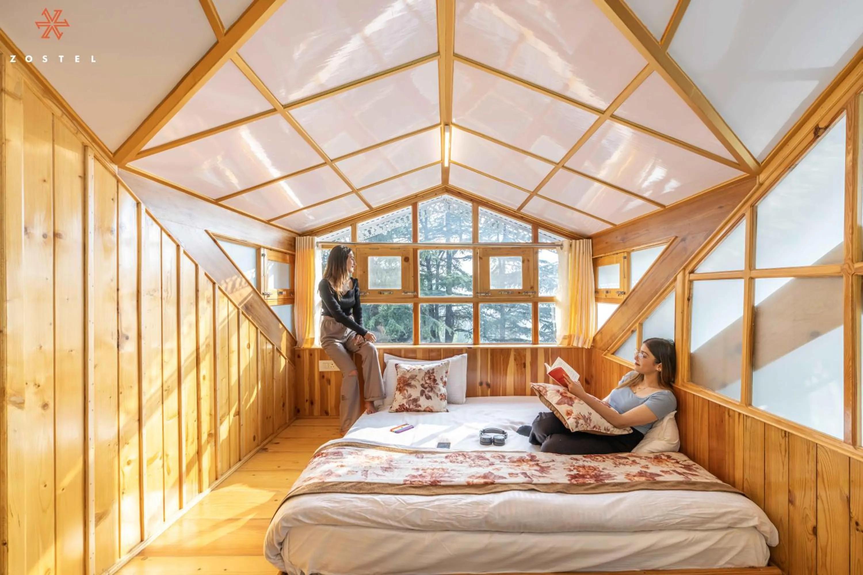 Bed in Zostel Kotgarh, Narkanda