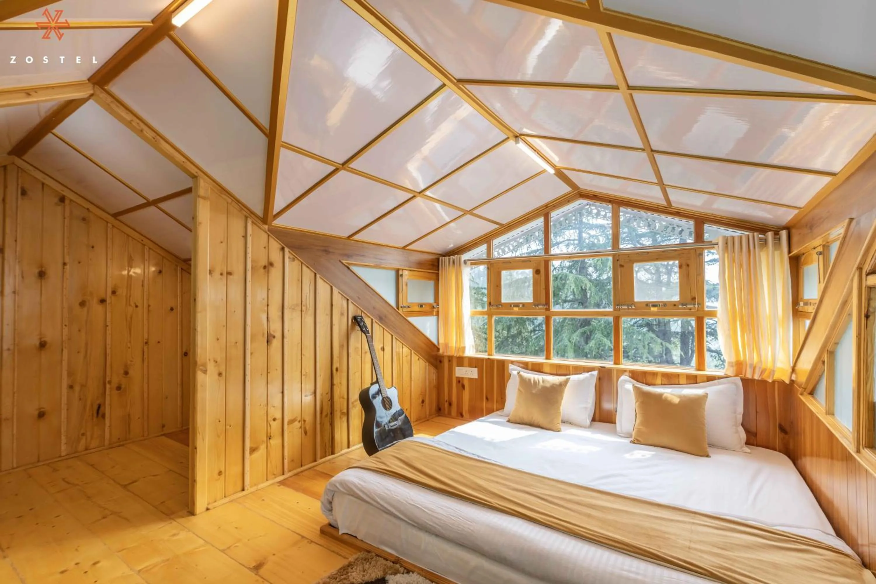 Bed in Zostel Kotgarh, Narkanda