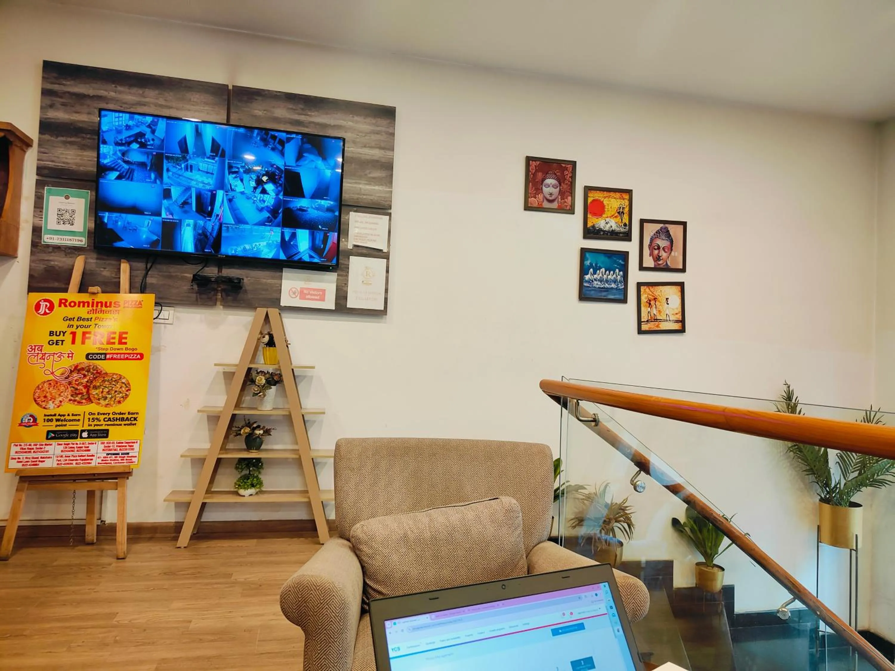 TV and multimedia in Hotel La Maison