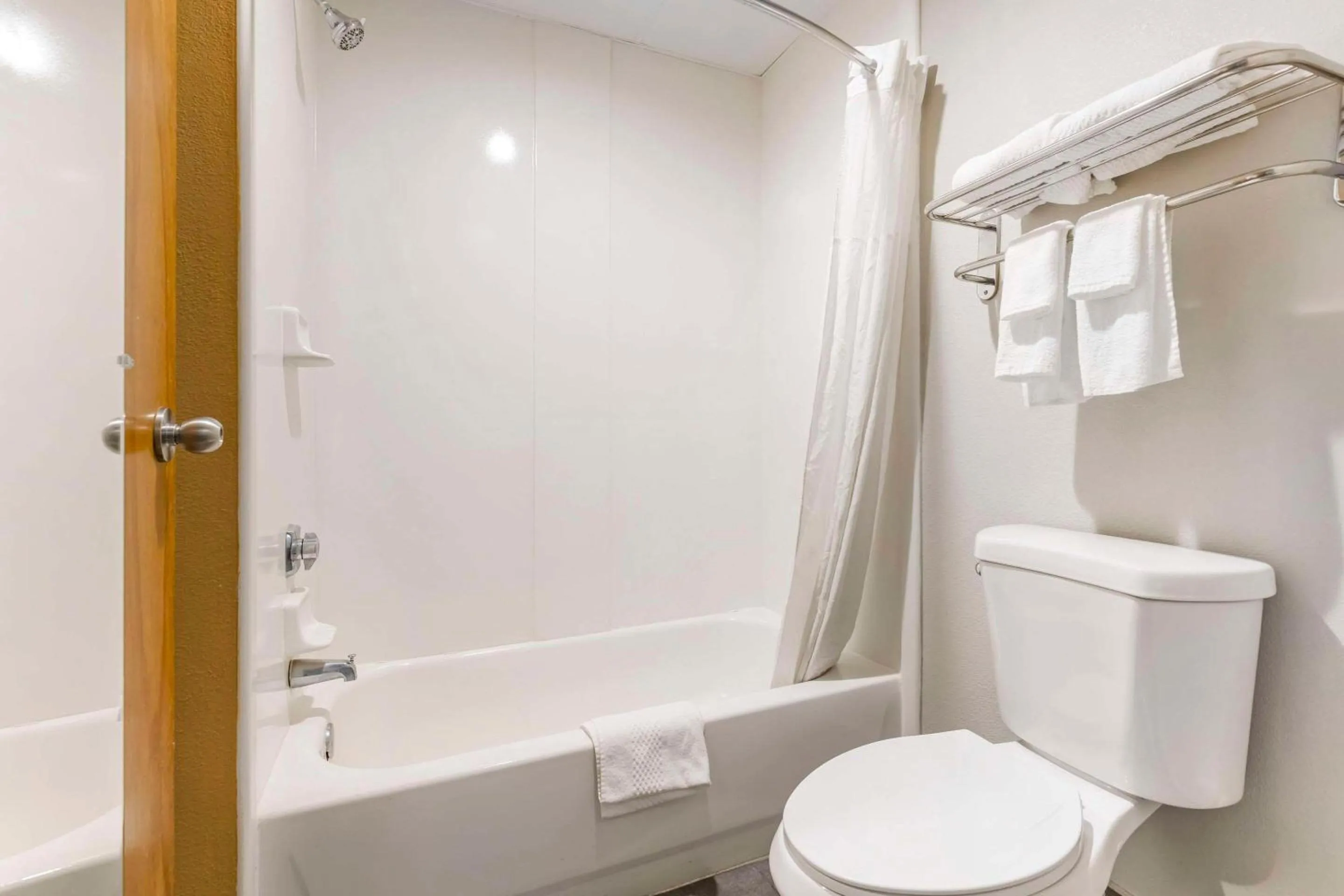 Bedroom in Suburban Studios Orangeburg