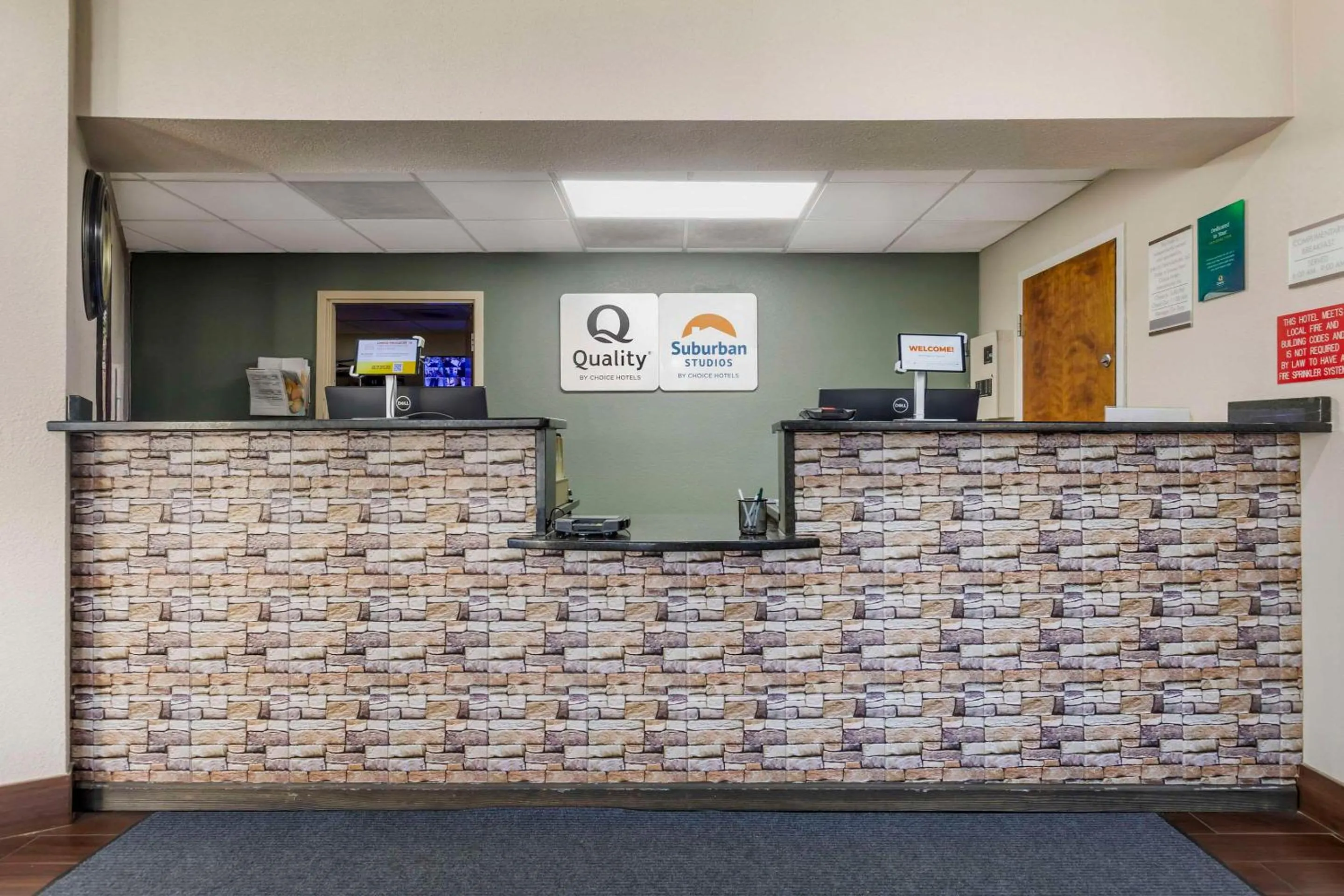 Lobby or reception in Suburban Studios Orangeburg