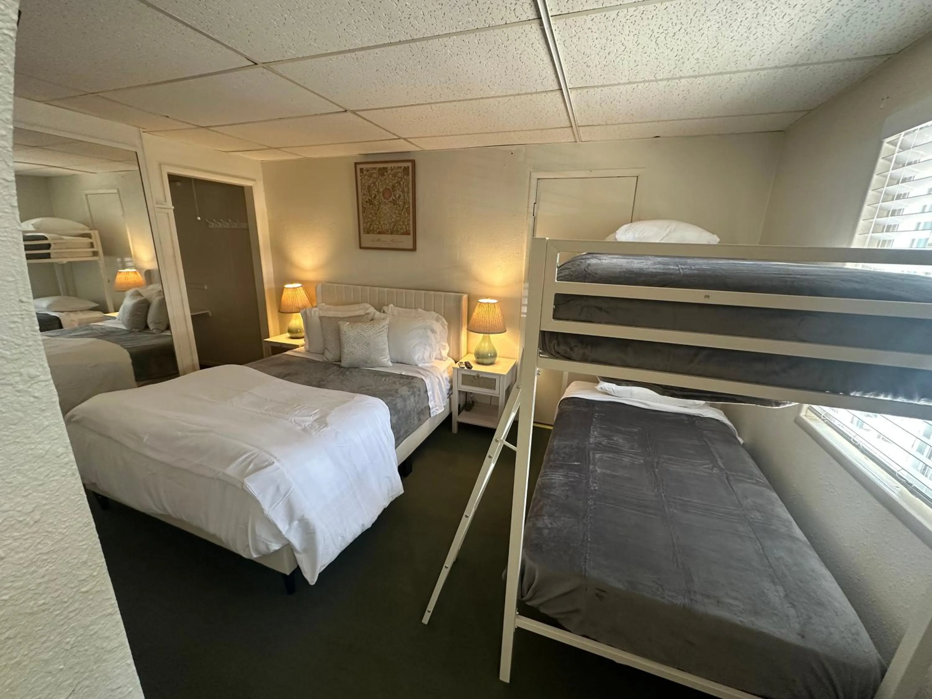 Bed in Grand Central Motel