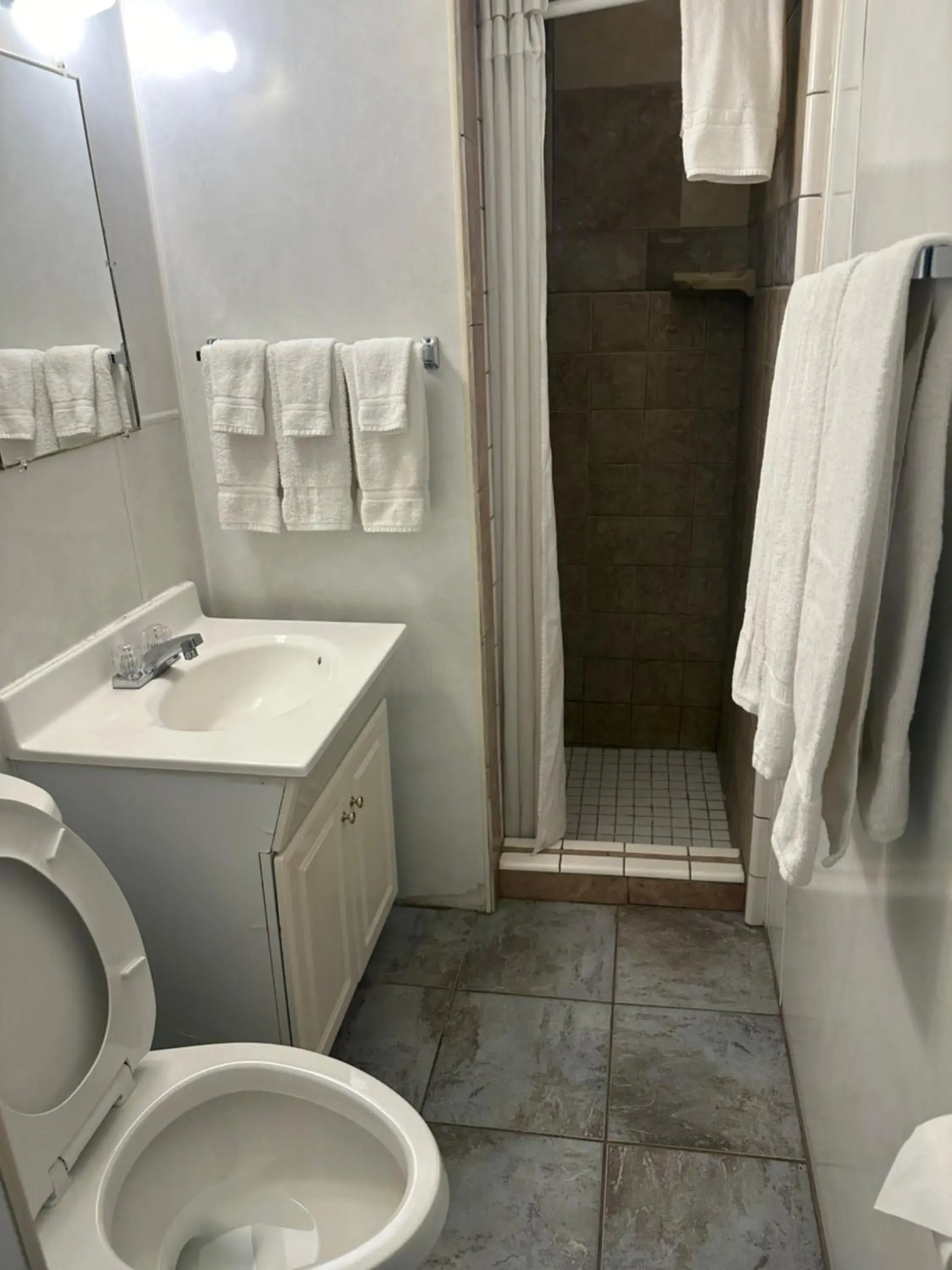 Superior Double Room in Grand Central Motel Superior Double Room in Grand Central Motel