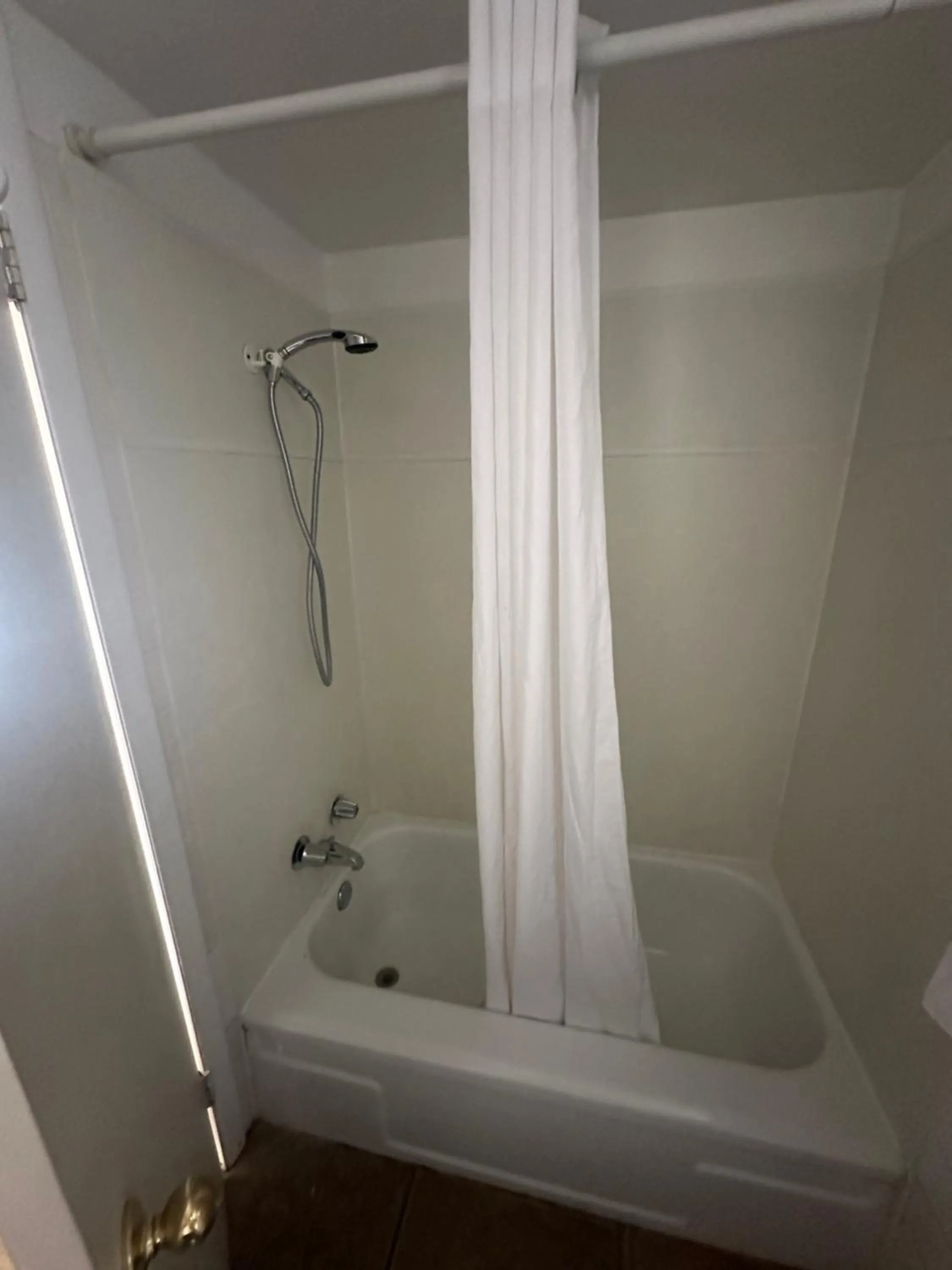 Shower in Grand Central Motel