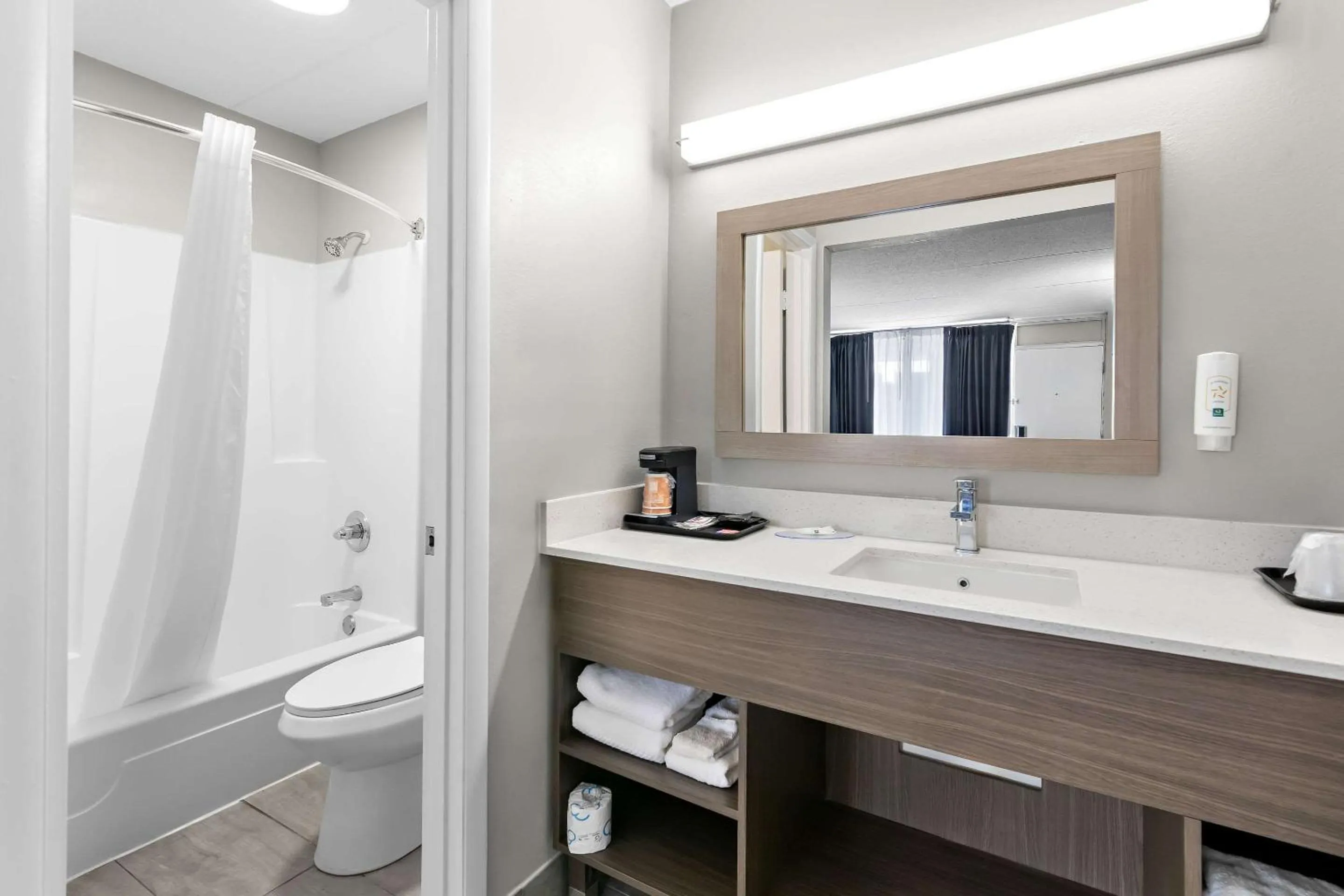 Bedroom in Quality Inn Nashville - Opryland Area