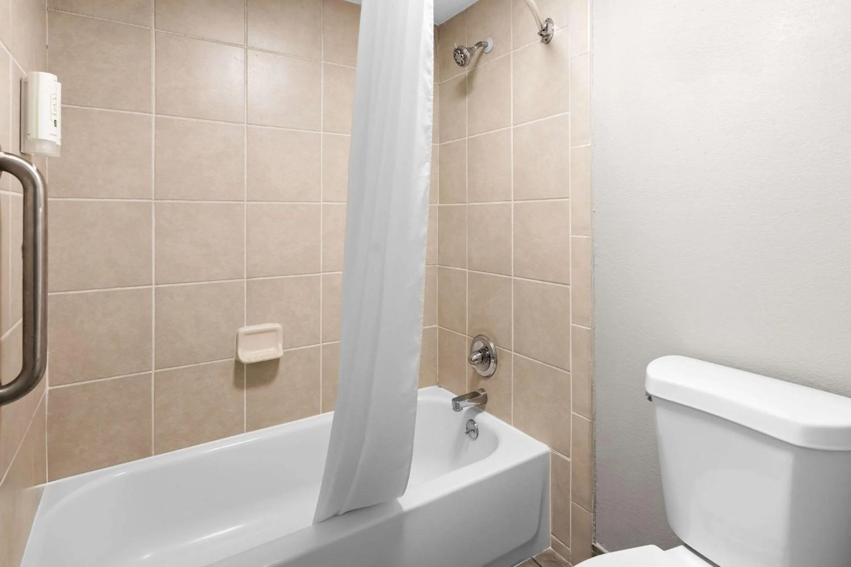 Bedroom in Quality Inn Nashville - Opryland Area