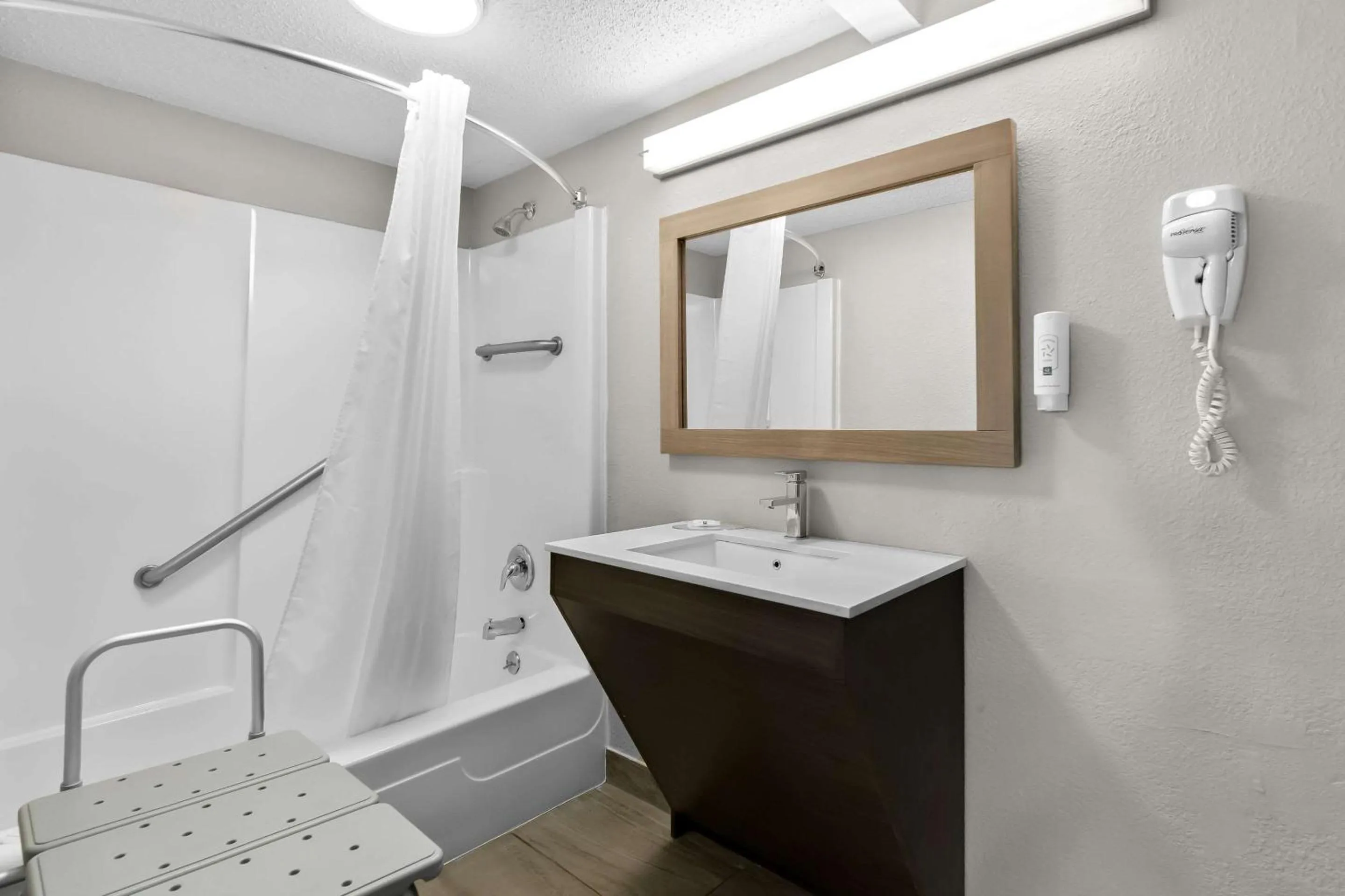 Bedroom in Quality Inn Nashville - Opryland Area