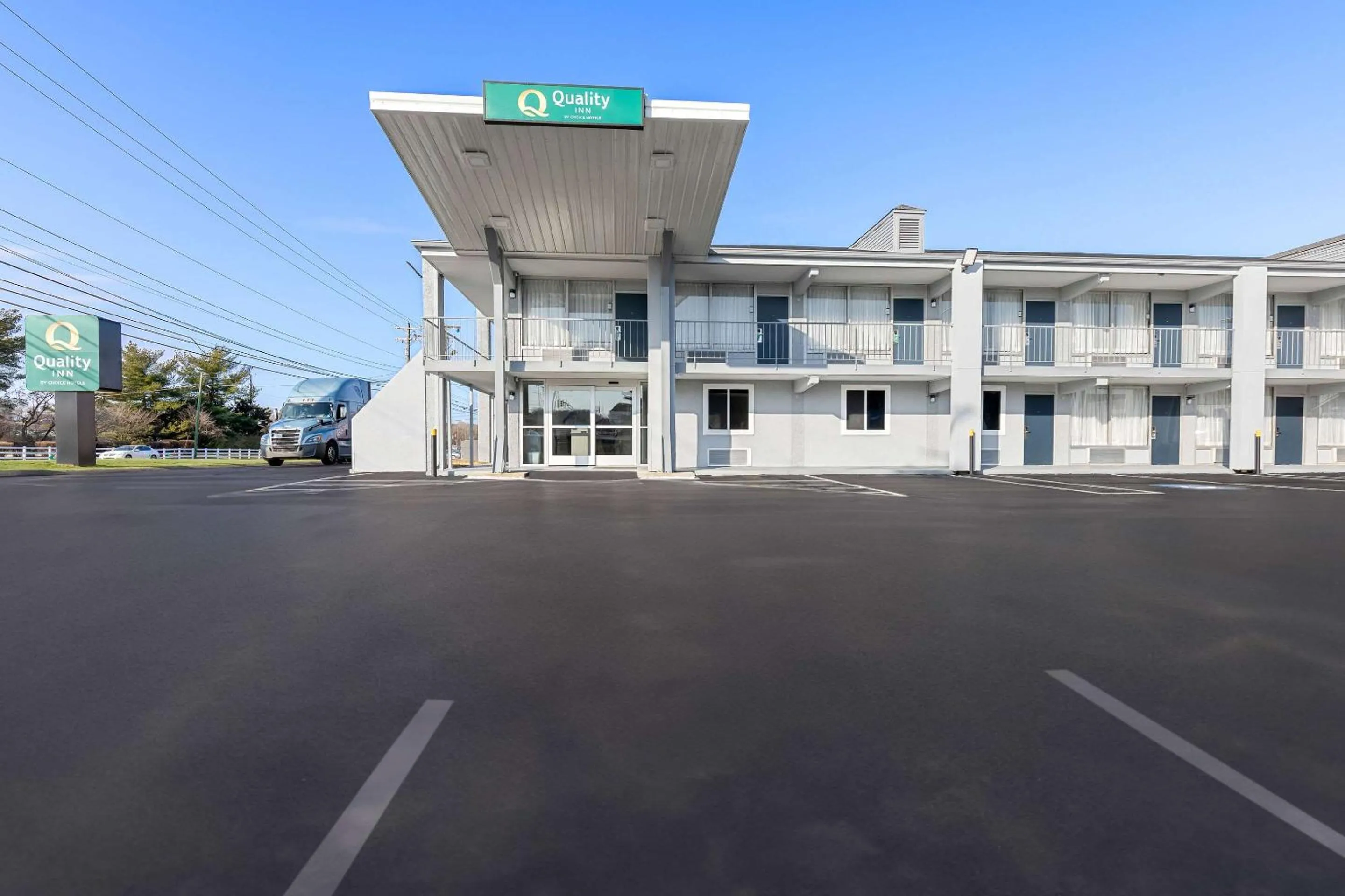 Property building in Quality Inn Nashville - Opryland Area