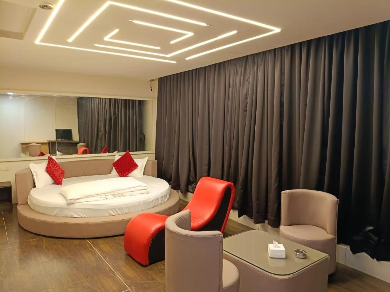 Bed in Aundh Elite Stay