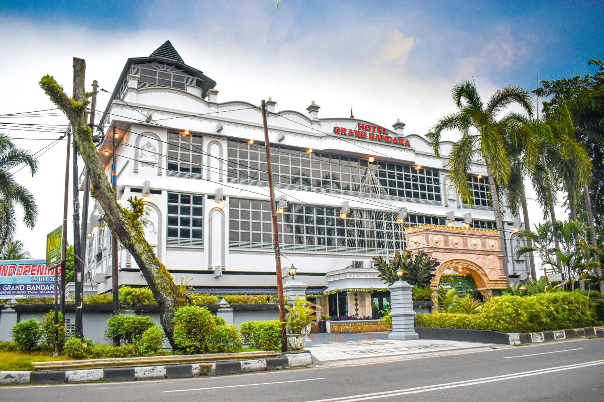 Property building in Hotel Grand Bandara