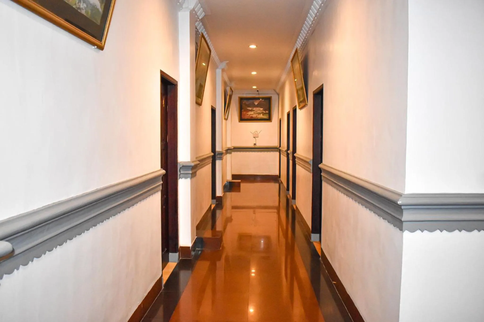 Inner courtyard view in Hotel Grand Bandara