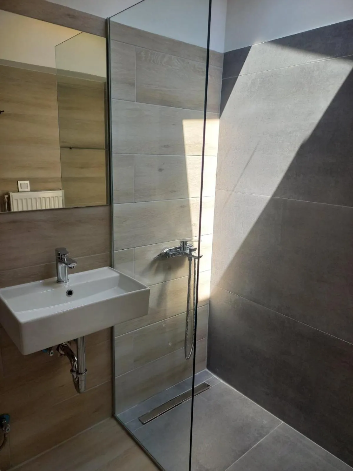 Shower in AK Apartments Ioa