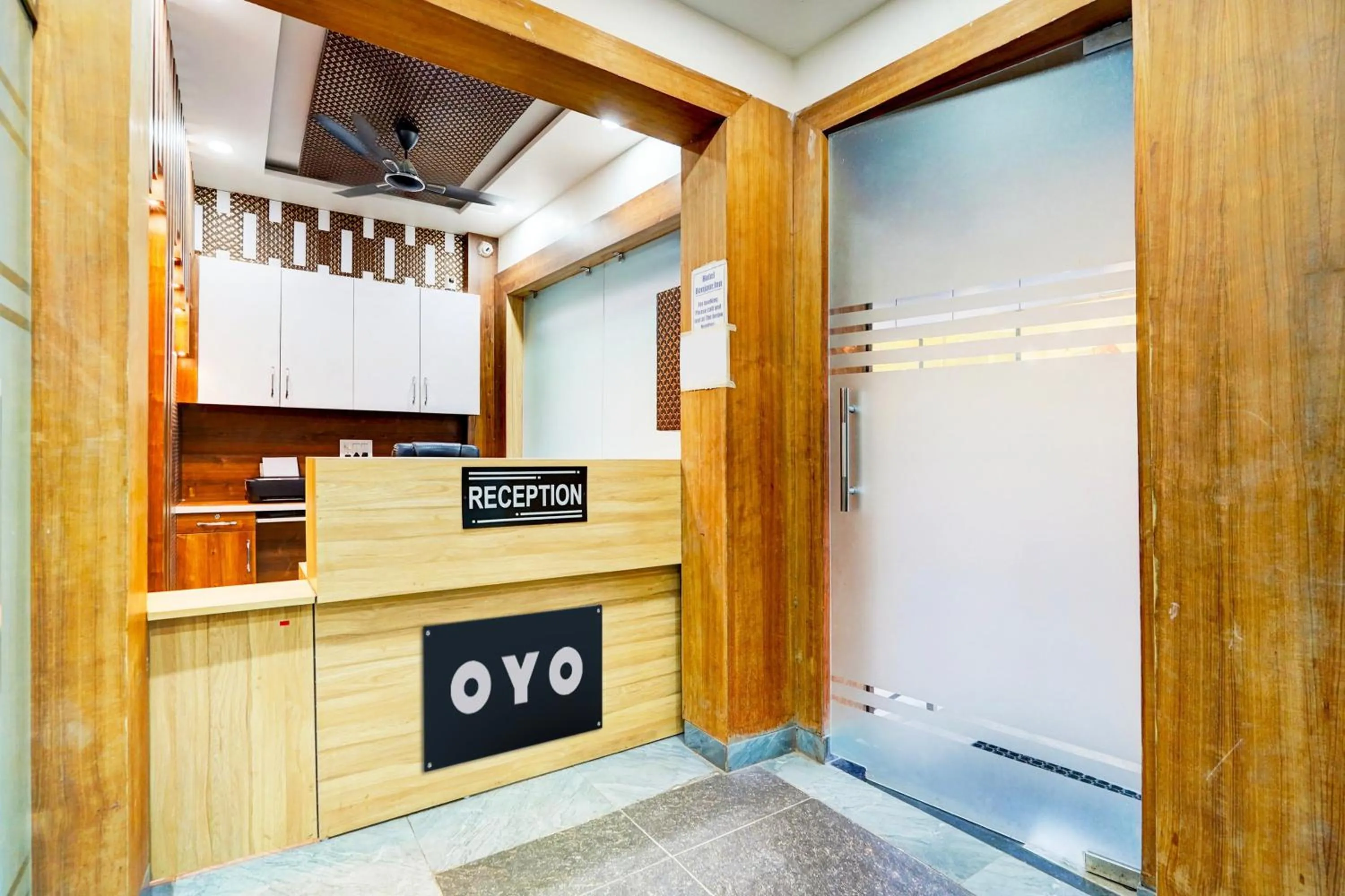 Lobby or reception in HOTEL O BONJOUR .INN NEAR CROWN PLAZA