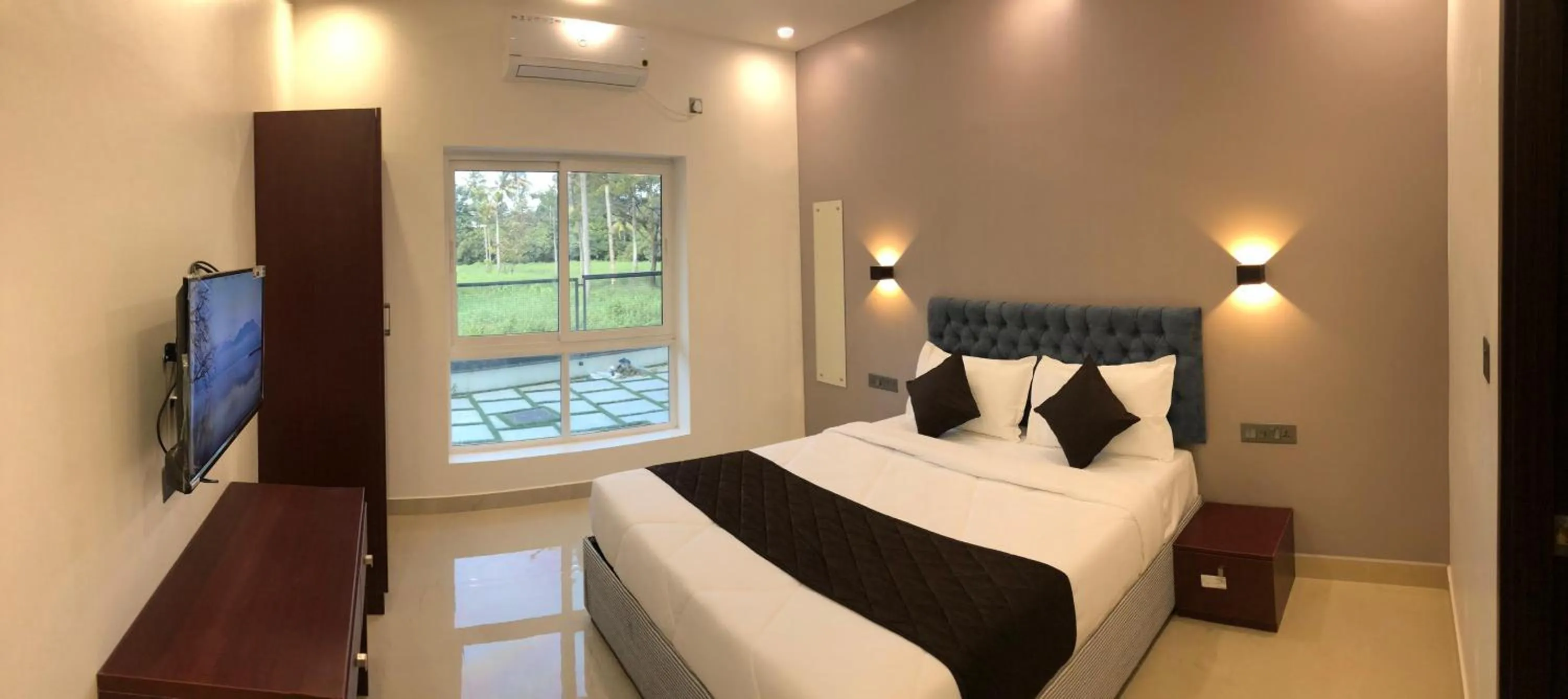 Bed in The Lotaz Hotel