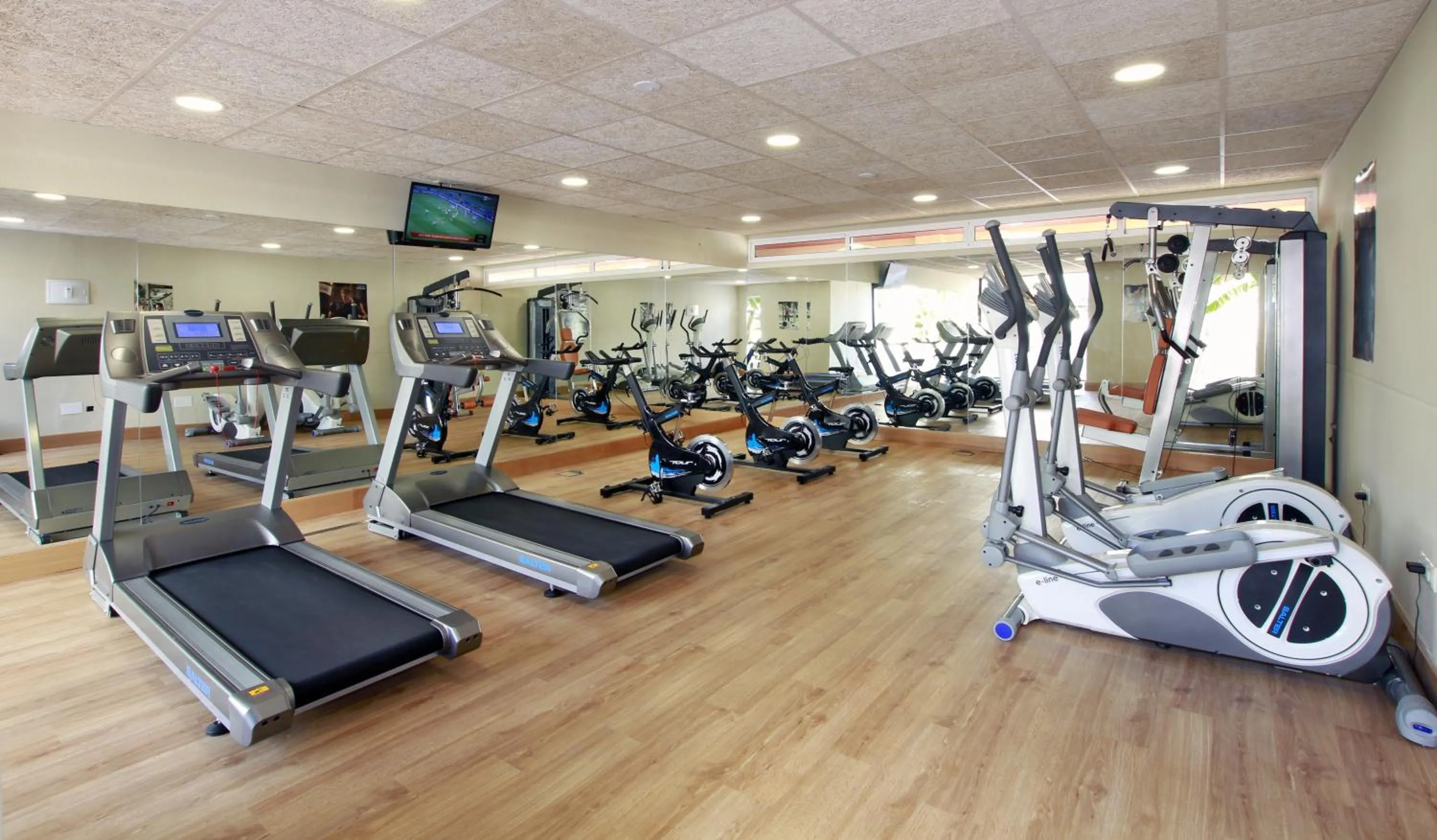 Fitness centre/facilities in Hotel Puente Real