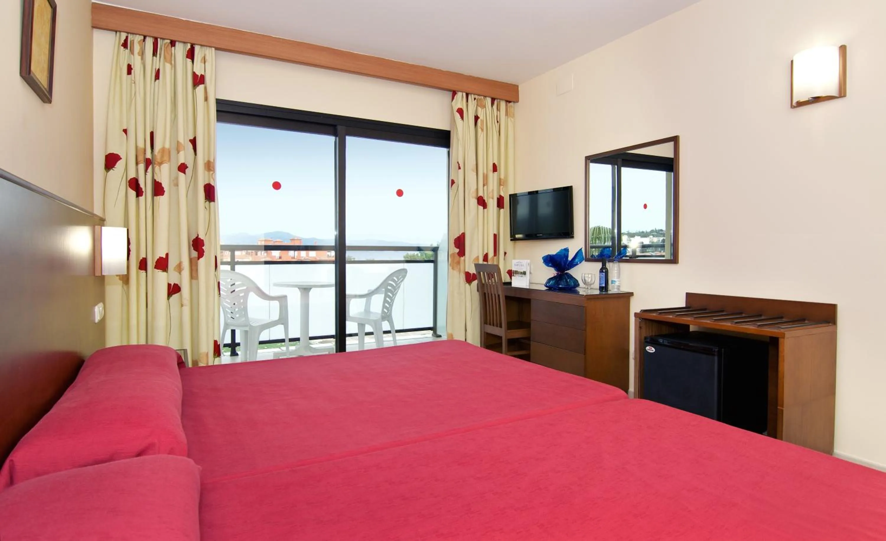 Bedroom, Bed in Hotel Puente Real